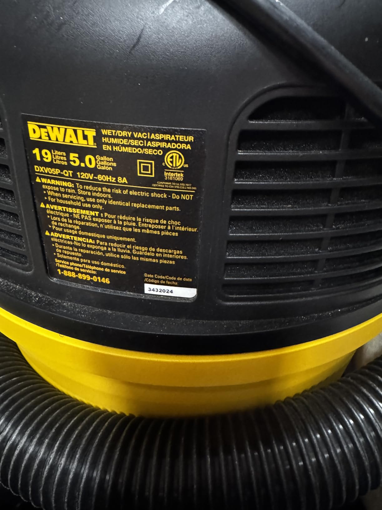 DEWALT STEALTHSONIC 5 Gallon Ultra Quiet Wet Dry Shop Vac DXV05P-QT | 4 Peak HP Powerful Suction, Quiet Operation, Long-Lasting Performance, Complete Accessory Kit for Garage, Workshop, Jobsite customer photo 1