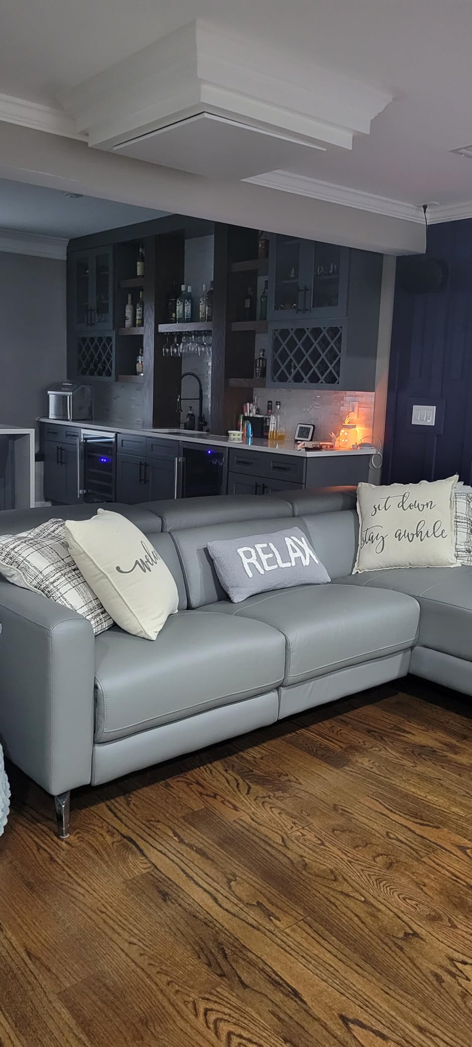Valencia Andria Left-Facing Sectional Leather Sofa 99.5