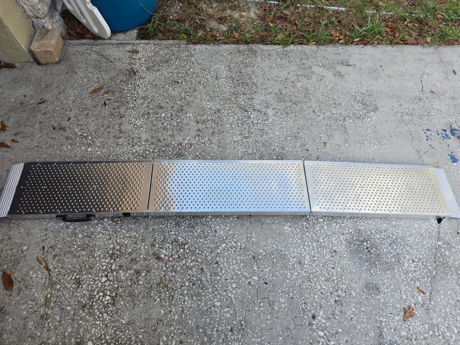 Aluminum Motorcycle Ramps & Loading Ramps for Pickup Trucks - Tri-Fold Lightweight Design for Dirt Bikes, Lawn Mowers, ATVs, 600 lb Capacity, 89*11, 1PC, Silver customer photo 1