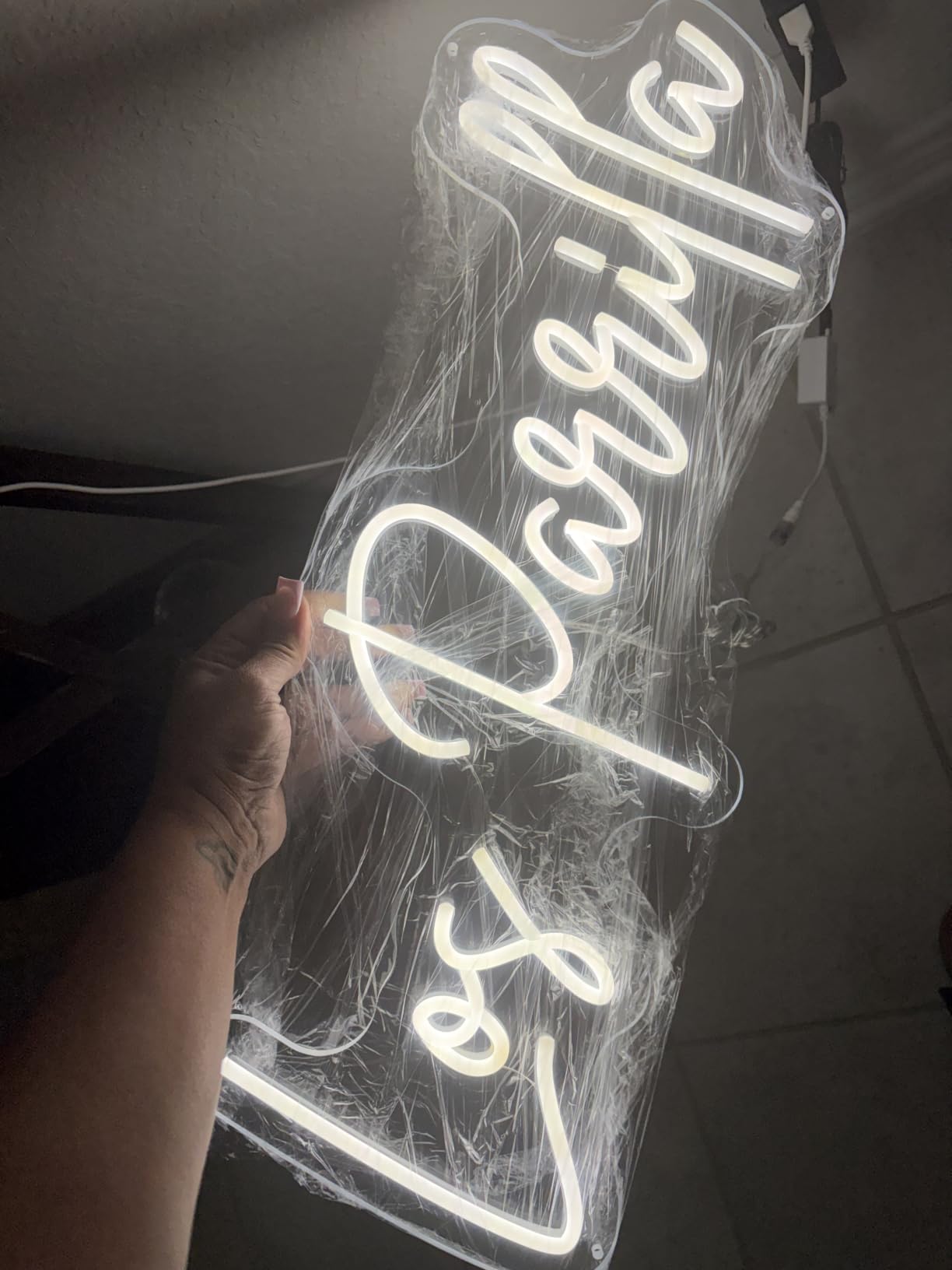 CIONAOR Custom Neon Sign, Custom LED Neon Sign Customizable for Wedding Bar Salon Beauty Business Light Up Name Sign, Personalized Neon Light Suitable for Events Birthday Gifts Decorations customer photo 2