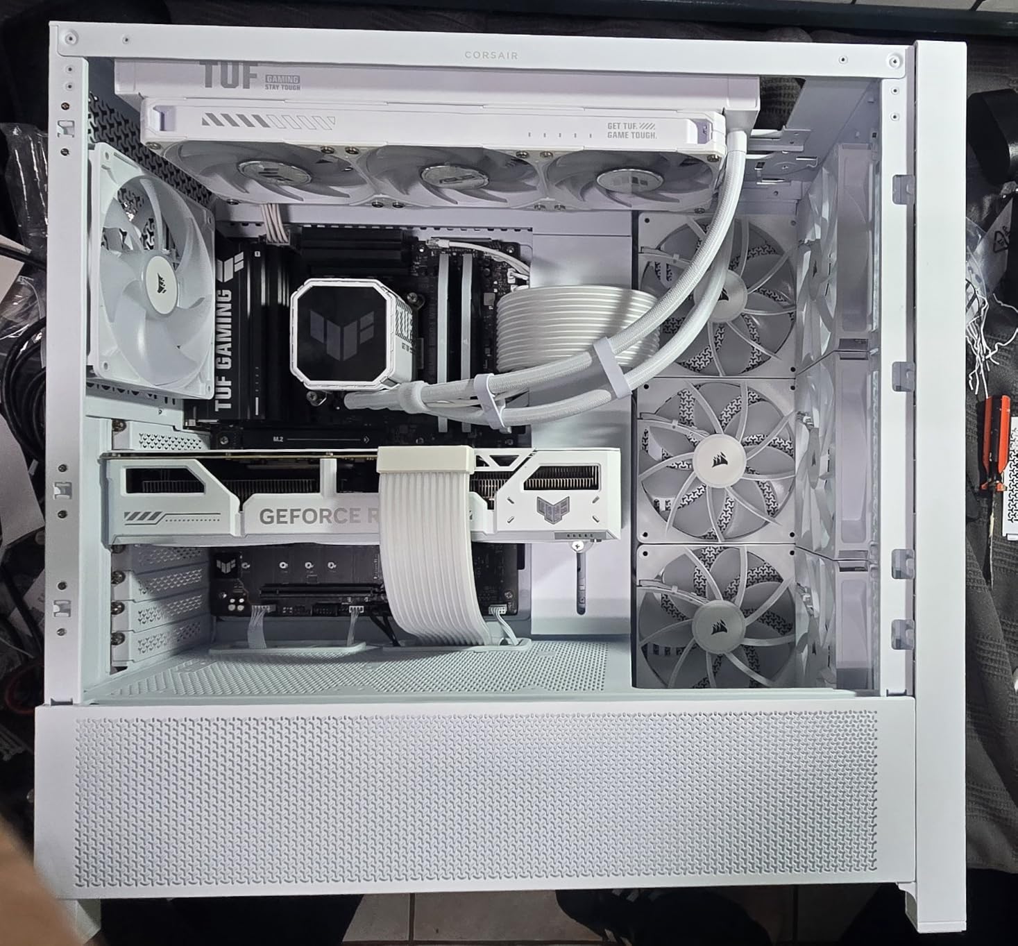 CORSAIR RS120 ARGB 120mm PWM Fans - Daisy-Chain Connection - Low-Noise - Magnetic Dome Bearing - Triple Pack - Black customer photo 1