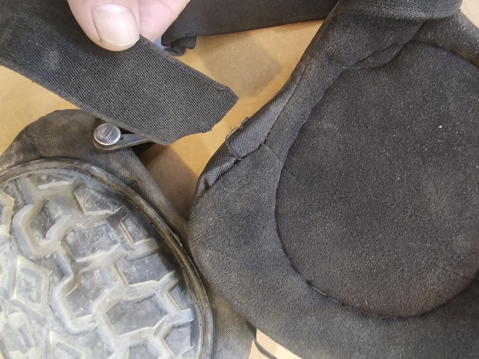 Professional Knee Pads for Work Construction with Heavy Duty Cap Foam Padding Gel Cushion Knee Pads for Men customer photo 1