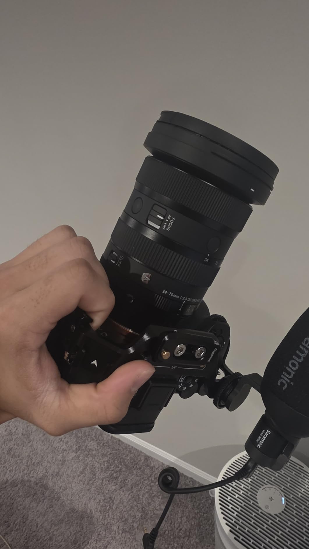Sigma 24-70mm f/2.8 DG DN II Art Lens for Sony E, Full Frame Format Bundle | Features Six SLD Elements, Rounded 11-Blade. Includes Godox Flash TT350S Mini, 64GB Extreme PRO Memory Card & Cleaning Cloth customer photo 1