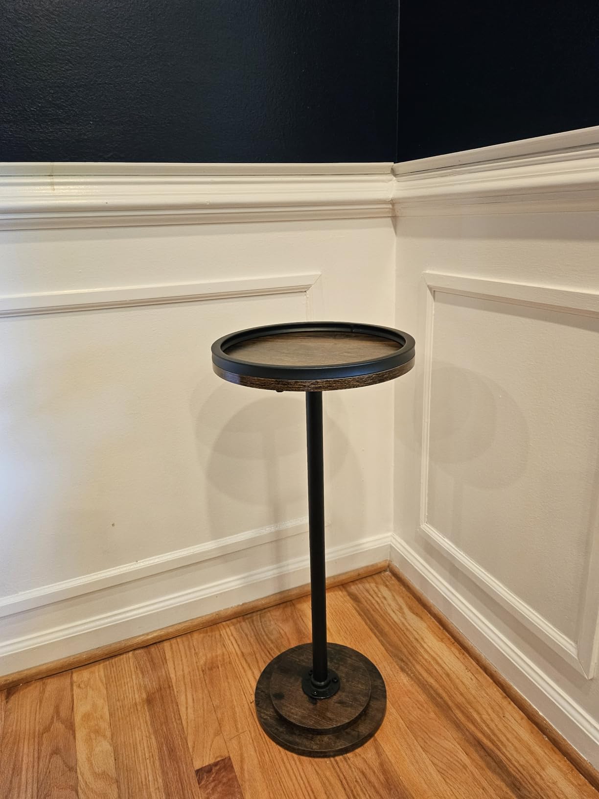 HOOBRO Small Round Side Table, Drink Table, Coffee Martini Table with Pedestal Accent for Small Spaces in Living Room, Bedroom, Sofa Couch, Rustic Brown BF168BZ01 customer photo 1