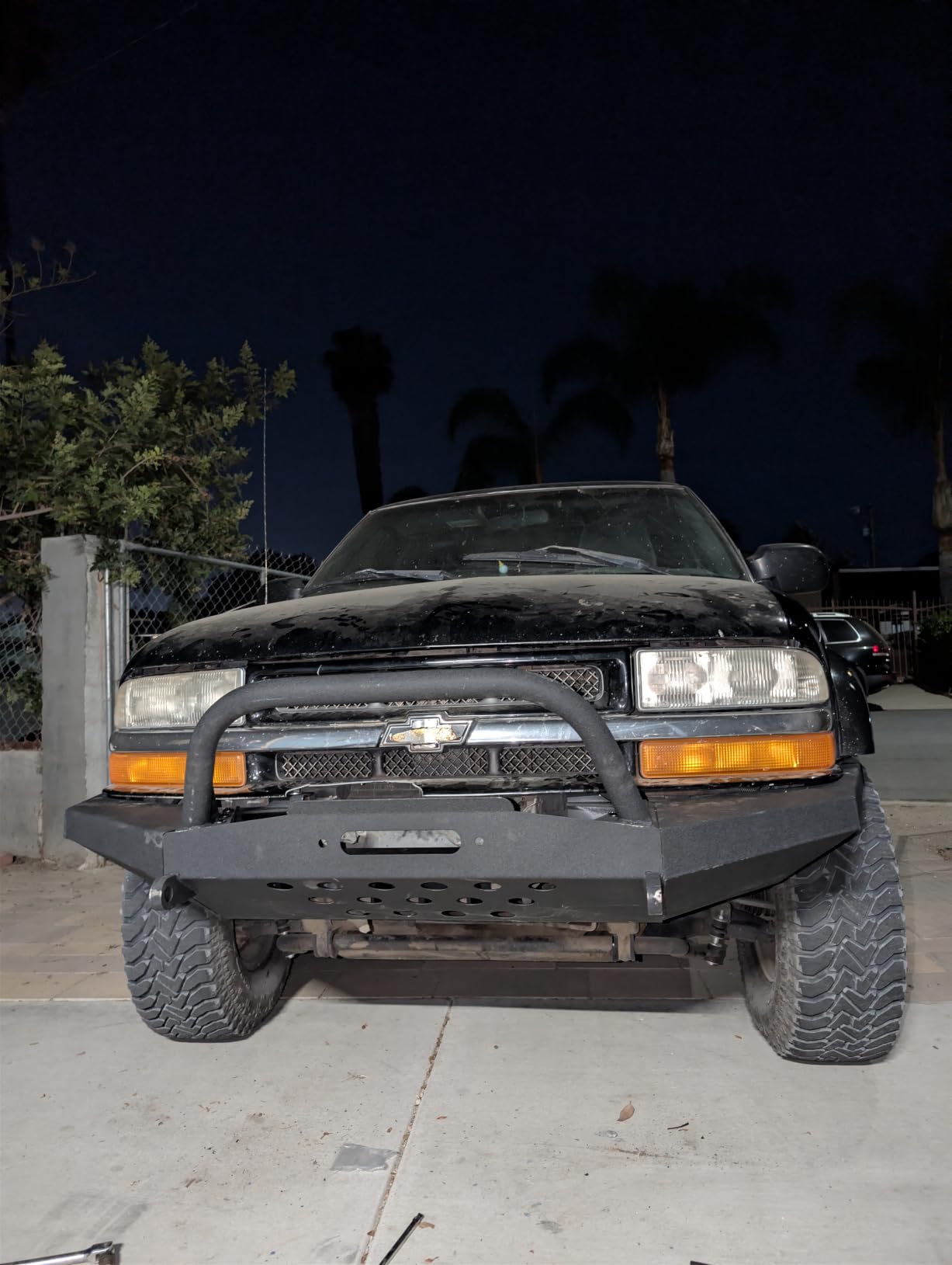 KUAFU Front Bumper Assembly Compatible with 1994-2005 Chevrolet S10/Blazer | Front Winch Bumper with DIY Bull Bar Steel customer photo 1