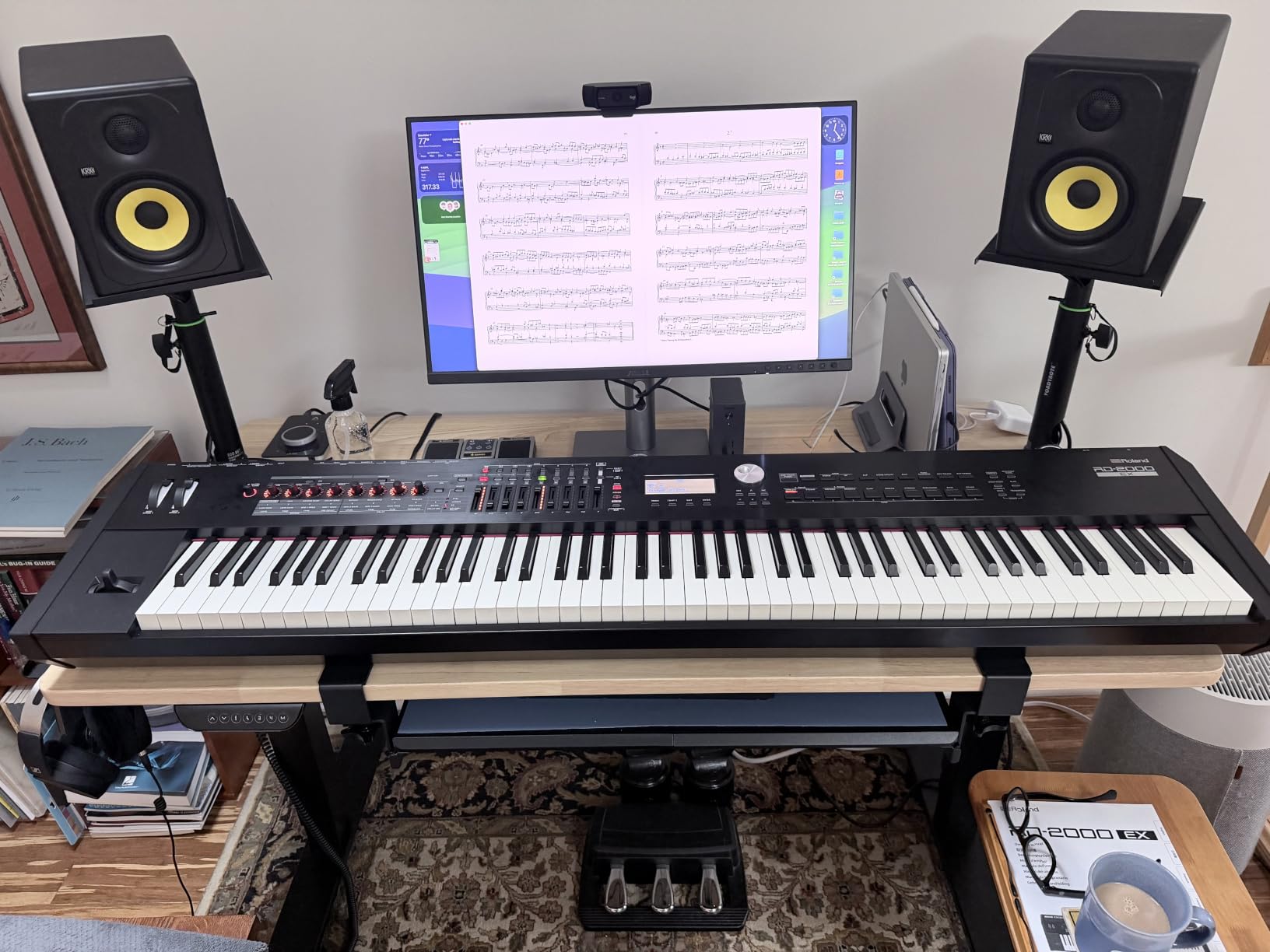 Roland Premium Digital Stage Piano RD-2000 EX | Expandable sound engine powered by advanced Roland V-Piano customer photo 1