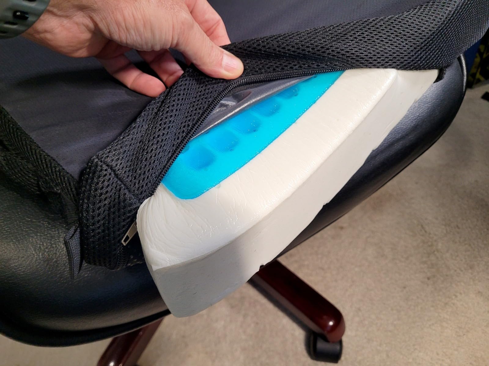 AUVON Gel Ventilation Seat Cushion with Innovation Heat Dissipation Design | Supportive Memory Foam Wheelchair Cushion for Back & Tailbone Comfort, Waterproof Cover, Anti-Sore & Ulcer, Buckle Strap customer photo 2