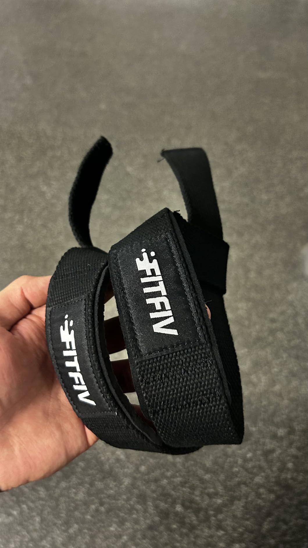 Lifting Straps for Weightlifting, Padded Wrist Straps for Gym | 20.8-Inch Cotton Straps with 4mm Neoprene Padding for Deadlifts, Rows, Barbells, Dumbbells and Strength Training customer photo 1