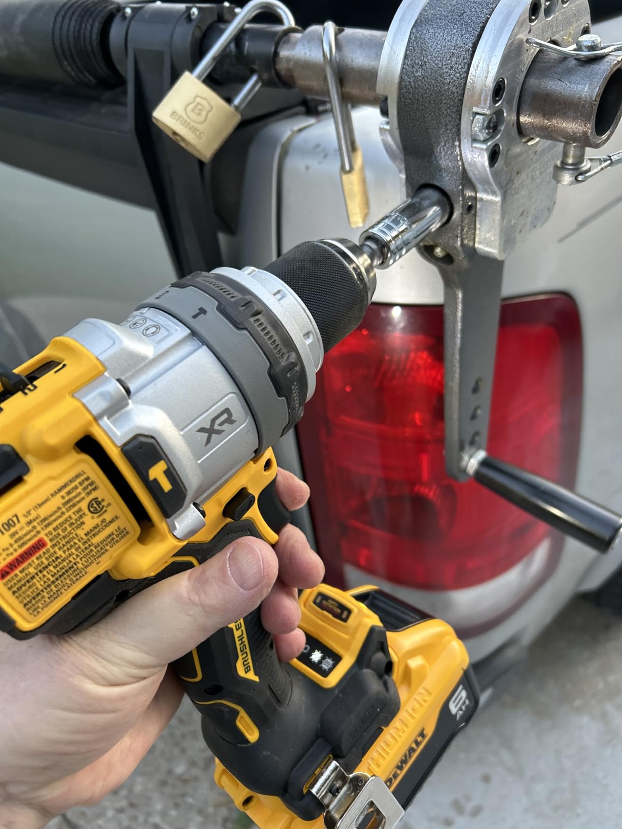 20V MAX XR 1/2 Inch Brushless Cordless Hammer Drill, Battery Not Included (DCD1007B) customer photo 2