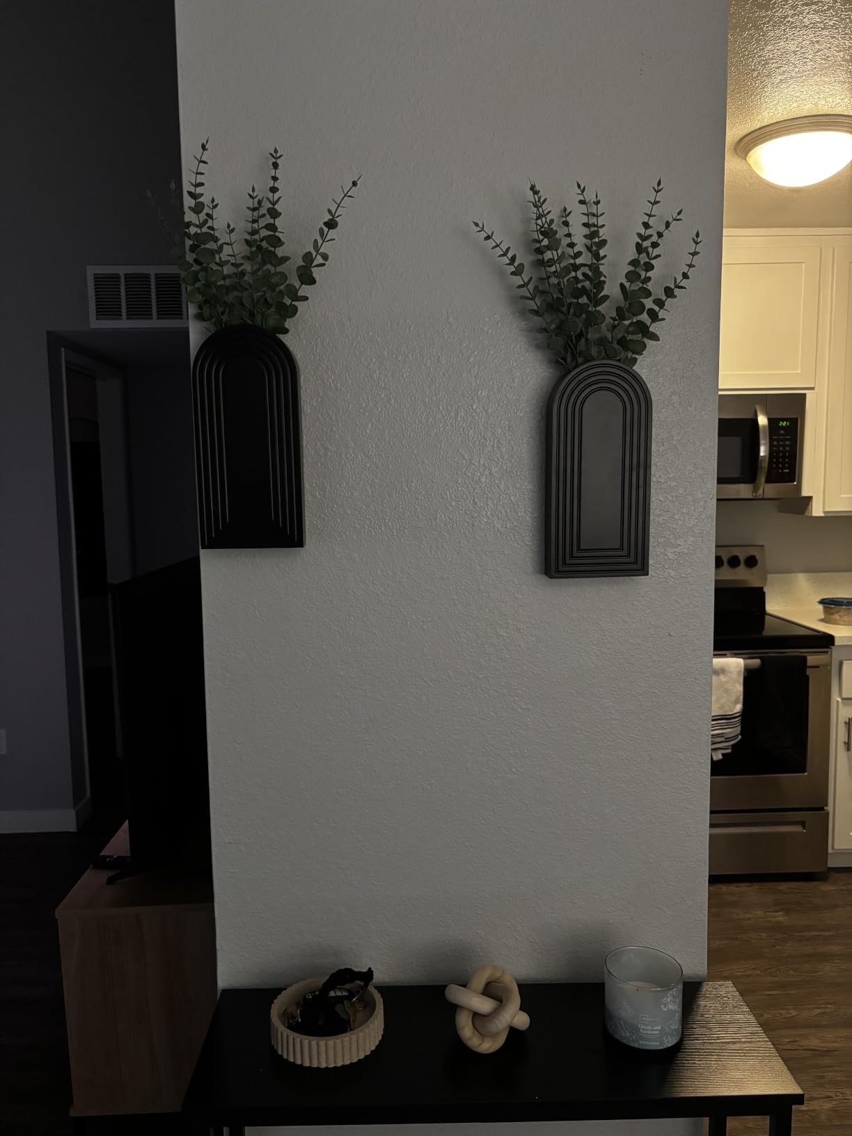 Dnnnii 2 Pack Wooden Wall Vase Set - Brown Finish Modern Farmhouse & Boho Wall Decor for Entryway, Hallway, Bathroom, Living Room, Dining Room, Narrow Spaces customer photo 1