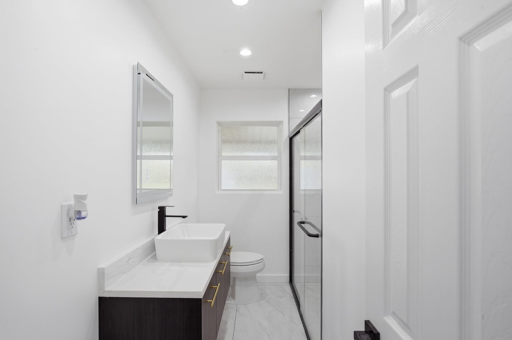 GETPRO Shower Door Double Sliding 57-60 in. W x 72 in. H Semi-Frameless Bypass Bathroom Glass Shower Sliding Doors,1/4 inch Clear Tempered Glass Door for Walk-in Shower Matte Black customer photo 1