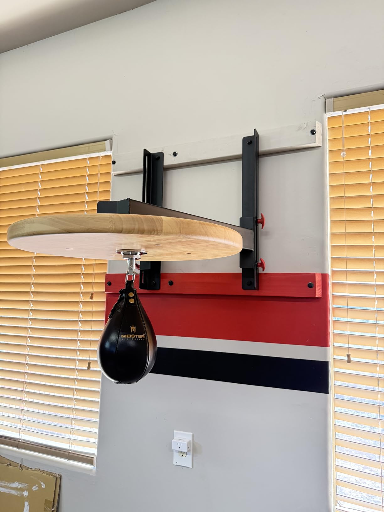 XMark Wall Mounted Speed Bag Platform with Shackle Swivel for MMA and Boxing customer photo 1