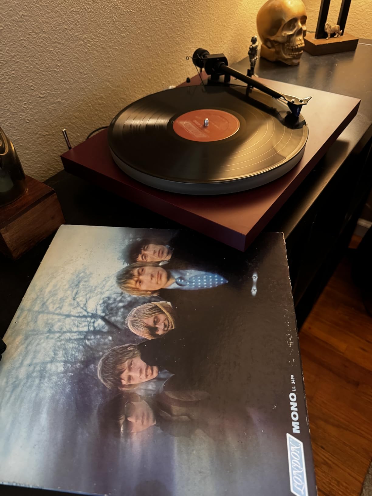 Pro-Ject Debut EVO 2, Next Generation Audiophile Turntable with Carbon Fiber tonearm, Electronic Speed Selection and pre-Mounted Pick it MM EVO Cartridge, Made in Europe (Black Satin) customer photo 2