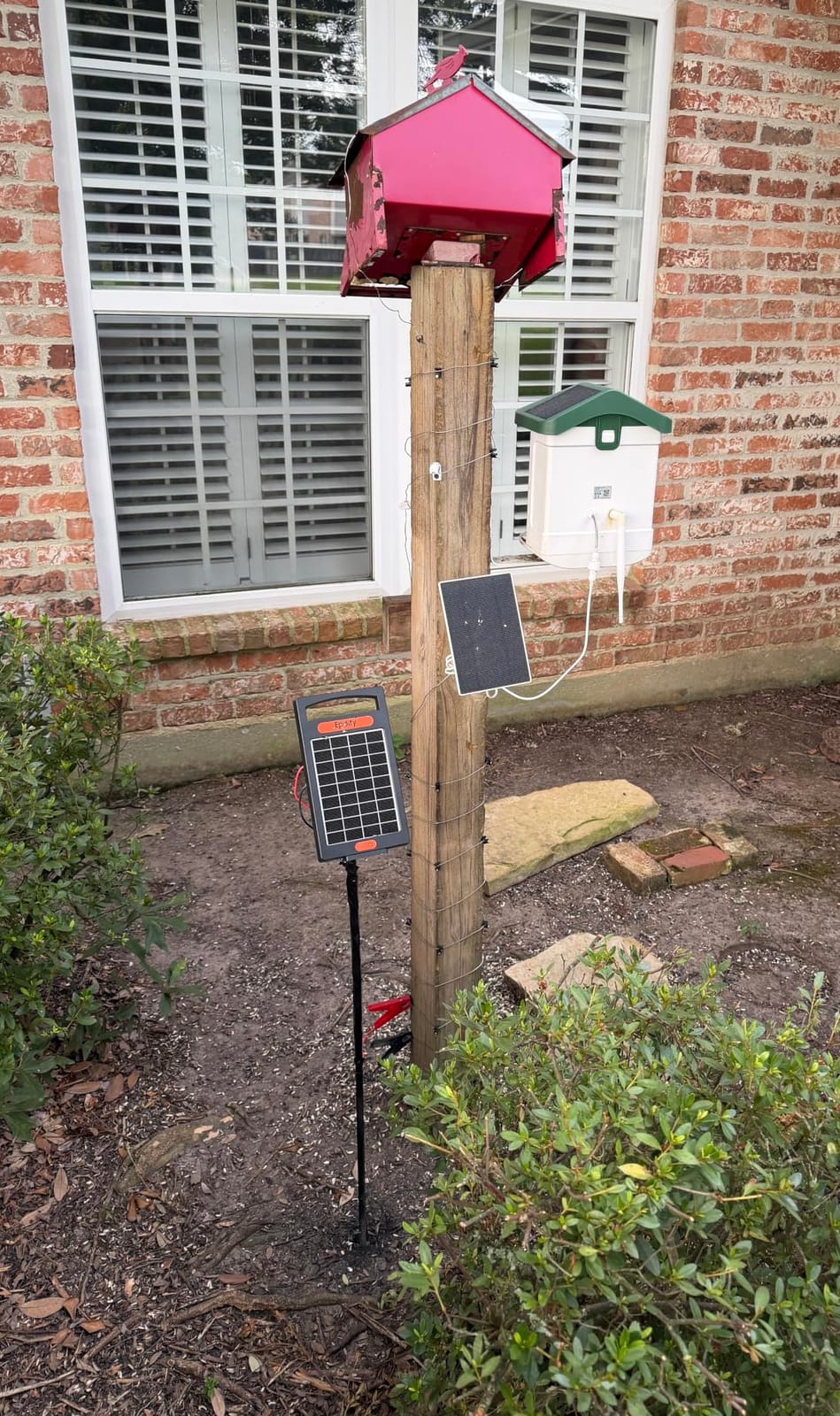 24-Hour Solar Electric Fence Charger, 0.18J, 10-Mile for Livestock | Portable All-in-One Energizer, 5700-10200V Pulse Output, 24/7 Solar Charging, Weatherproof, Deters Predators customer photo 1