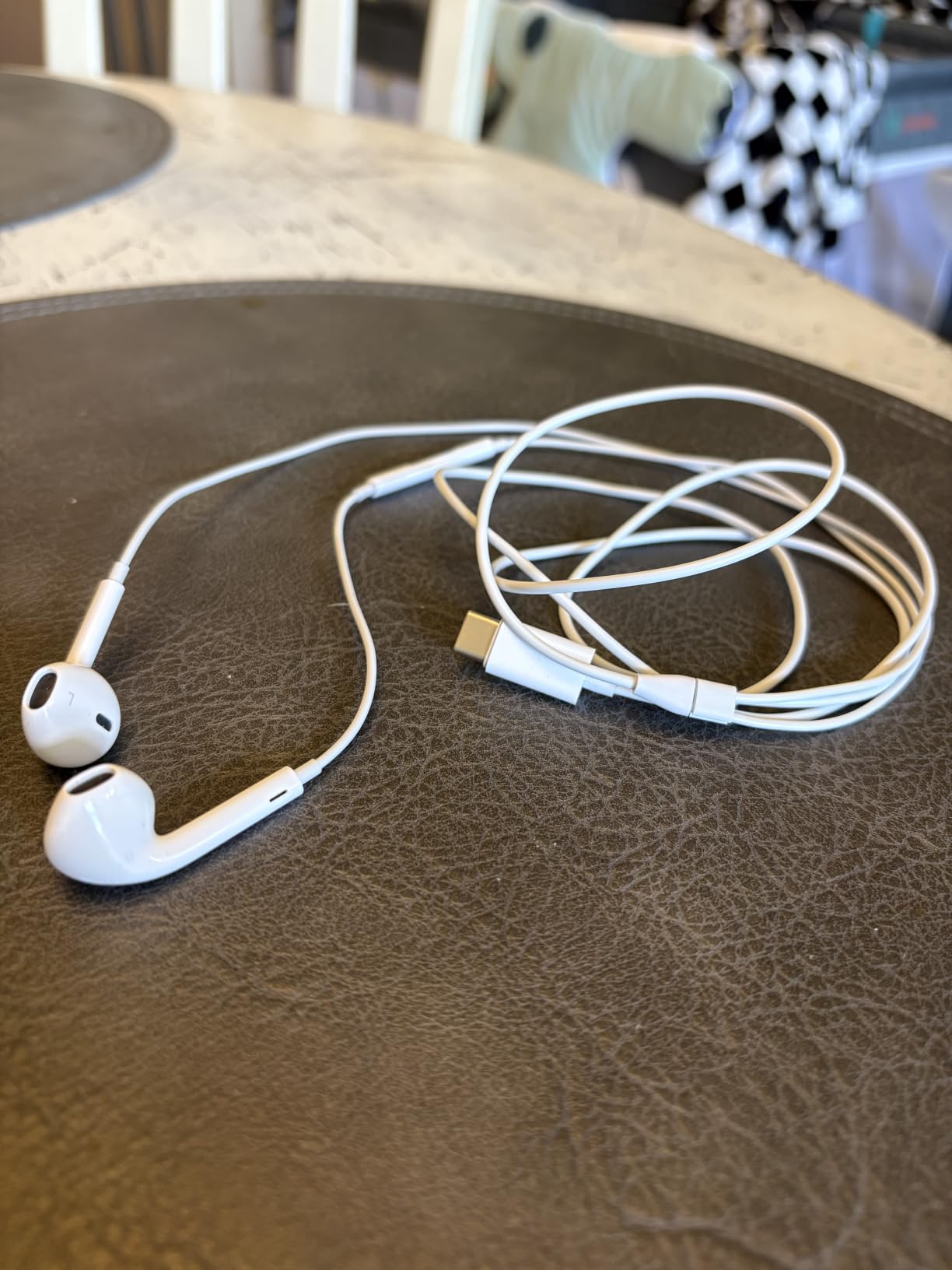 Apple EarPods Headphones with USB-C Plug, Wired Ear Buds with Built-in Remote to Control Music, Phone Calls, and Volume customer photo 2
