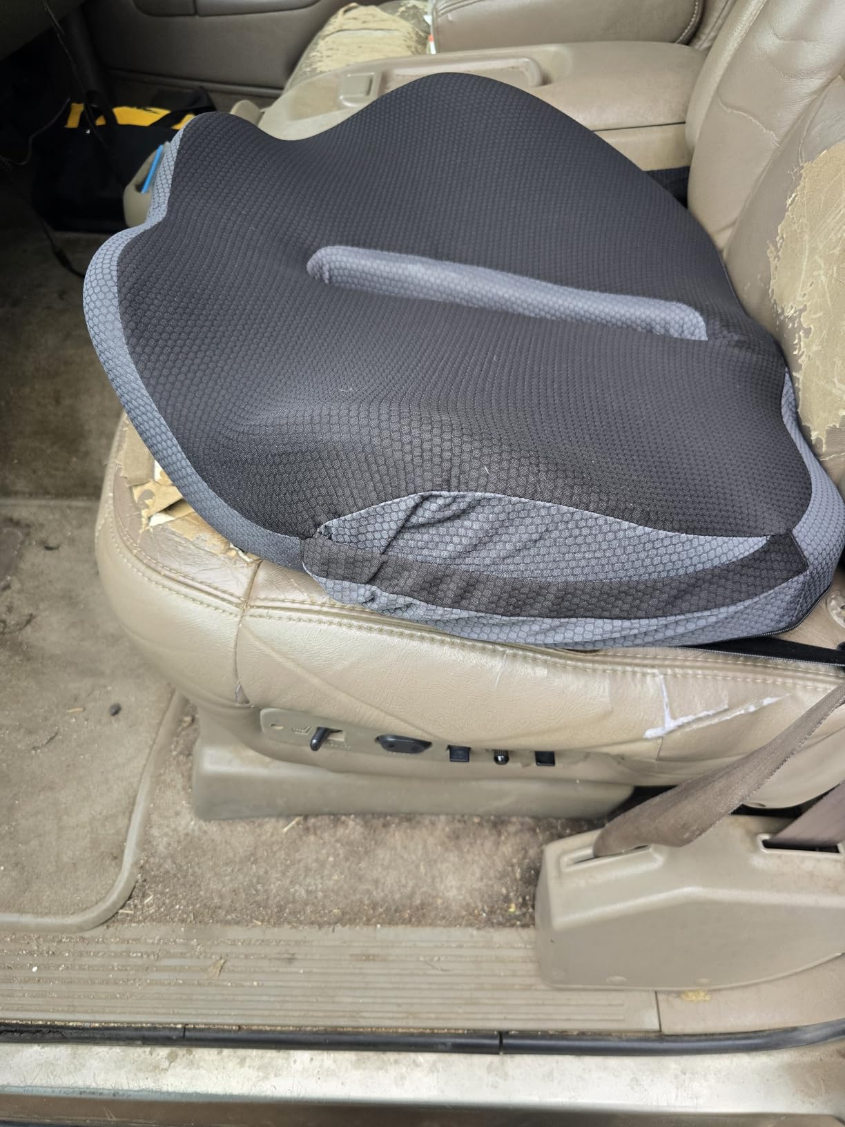XL Truck Seat Cushion for Truck Driver Seat Cushion - Upgraded Back Support, CertiPUR-US Certified - Thick Memory Foam, Pain Relief for Hours of Driving, Trucker Approved Big Rig - Black customer photo 2