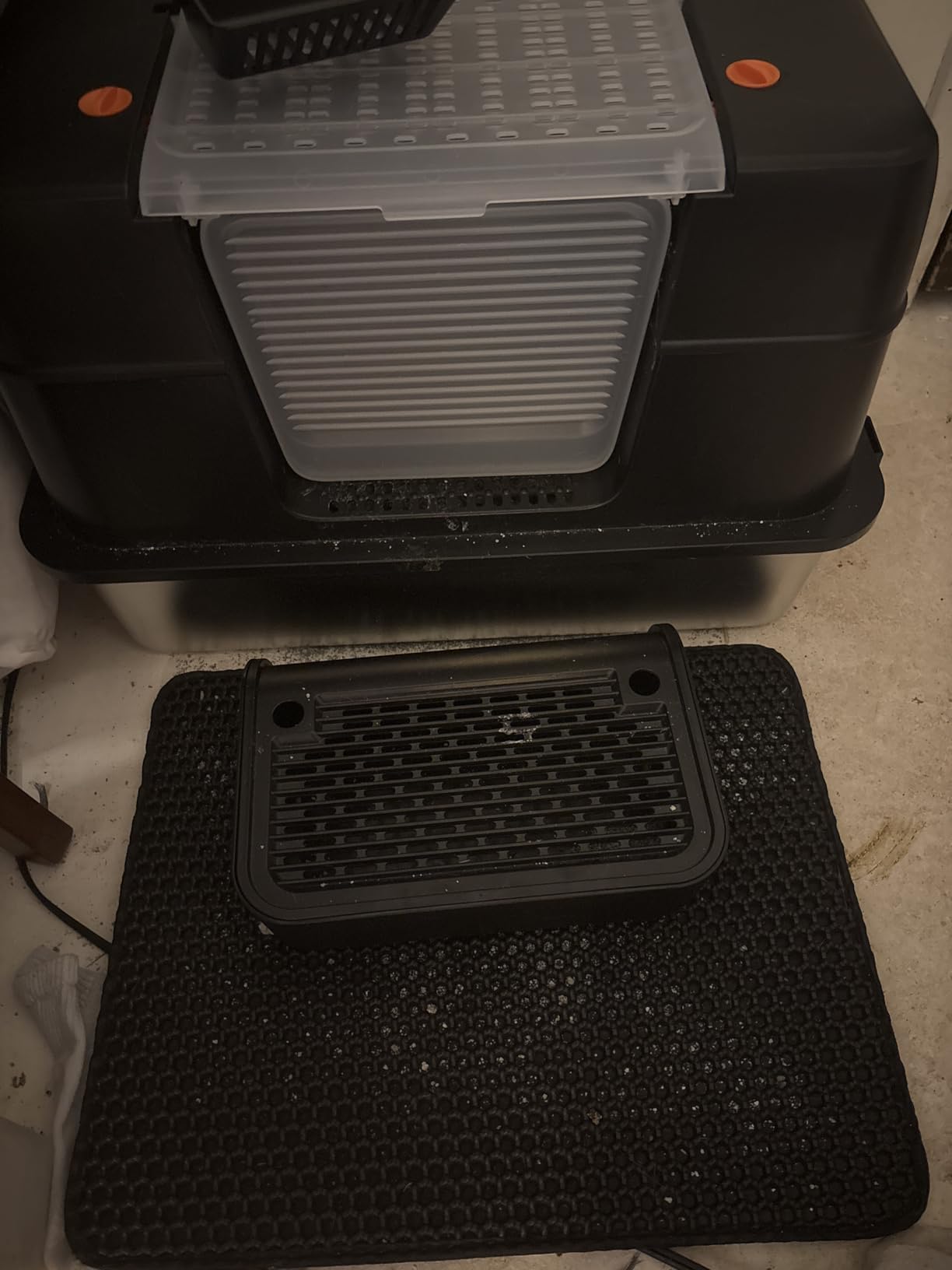 Vivifying XL Stainless Steel Cat Litter Box with Lid, Side Entry, Black | Extra Large High-Sided Enclosed Metal Litter Box for Large Cats with Removable Entry Flap, 3 Setup Modes, Included Scoop customer photo 1