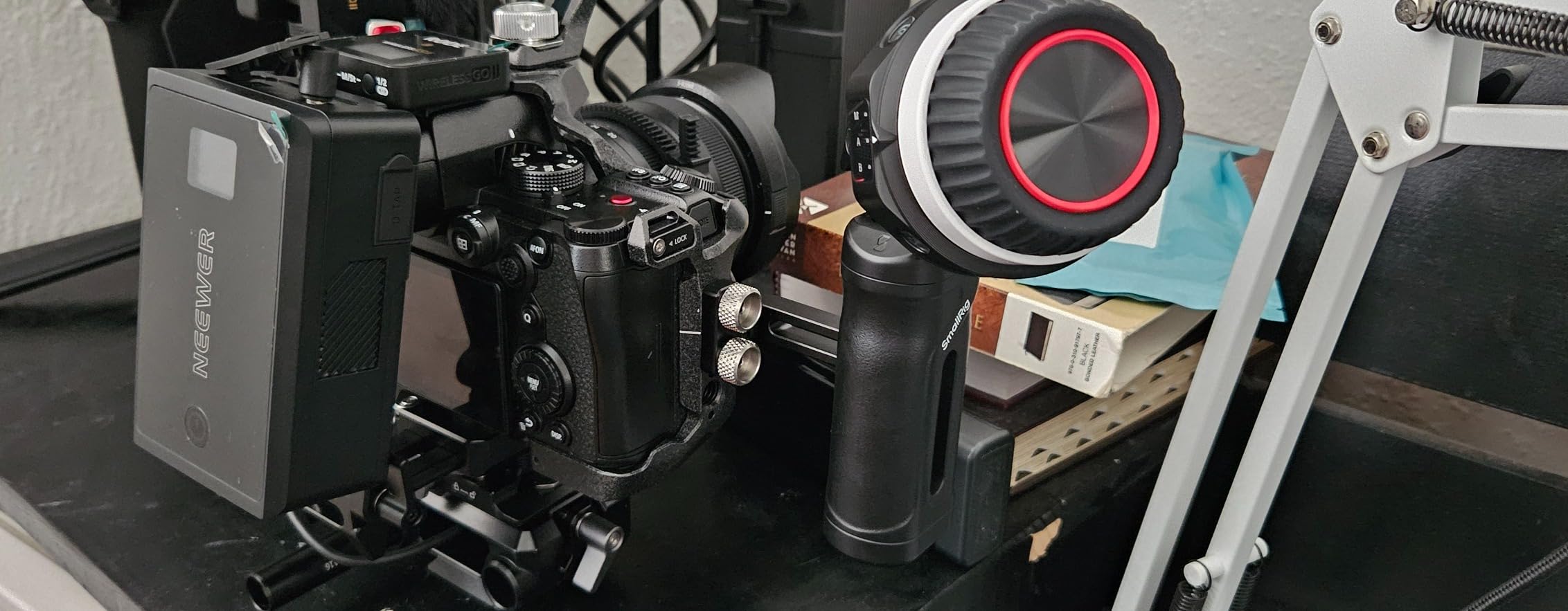 SmallRig Wireless Follow Focus Kit (Lite) with Handwheel Controller & Receiver Motor, A/B Stops & 15mm Rod Clamp, Compact Design, Widely Compatible with Cinema and Zoom Lenses with High Damping - 4296 customer photo 1