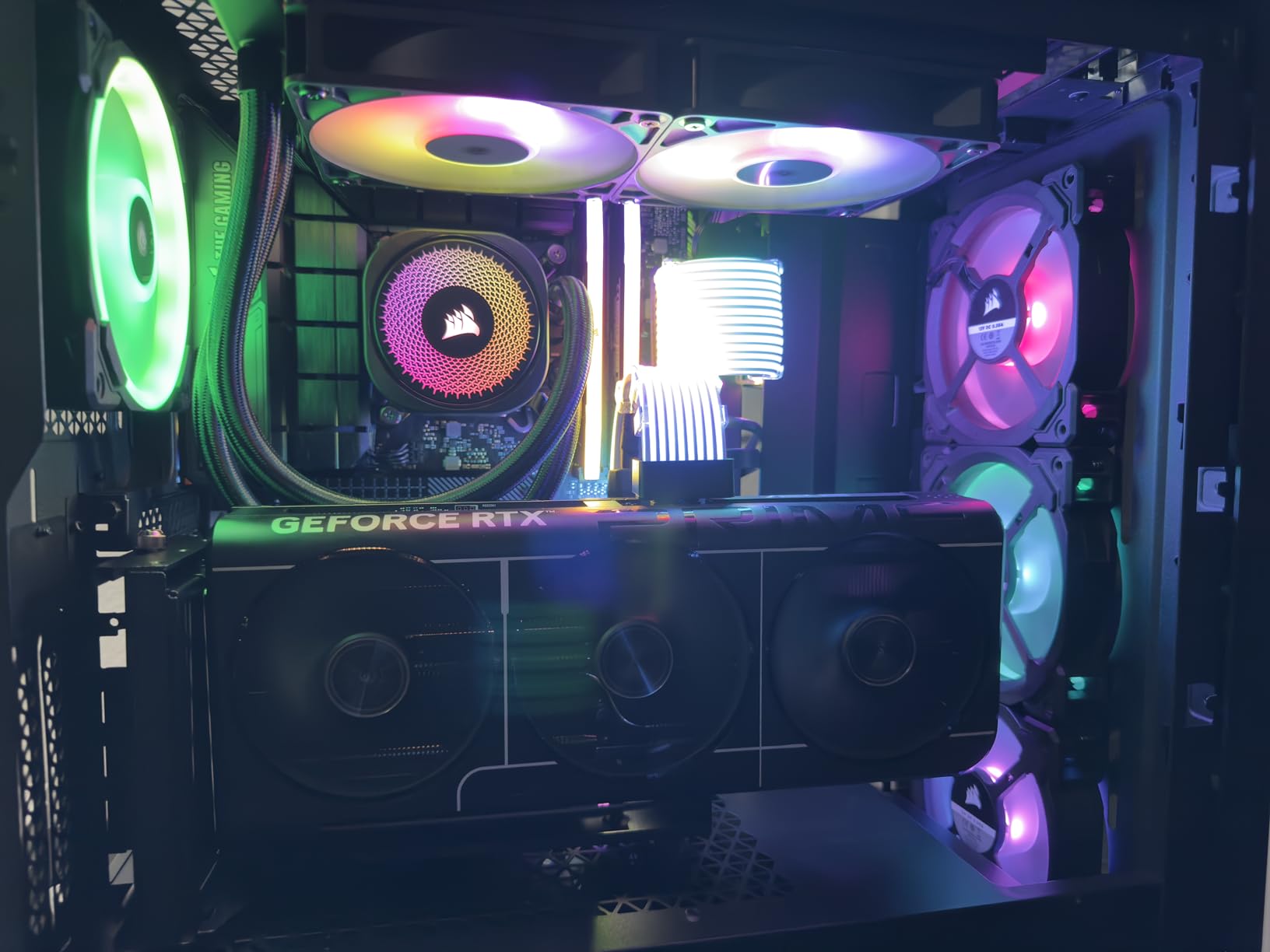 CORSAIR Nautilus 360 RS ARGB Liquid CPU Cooler - 360mm AIO - Low-Noise - Direct Motherboard Connection - Daisy-Chain - Intel LGA 1851/1700, AMD AM5/AM4 - 3X RS120 ARGB Fans Included - White customer photo 1