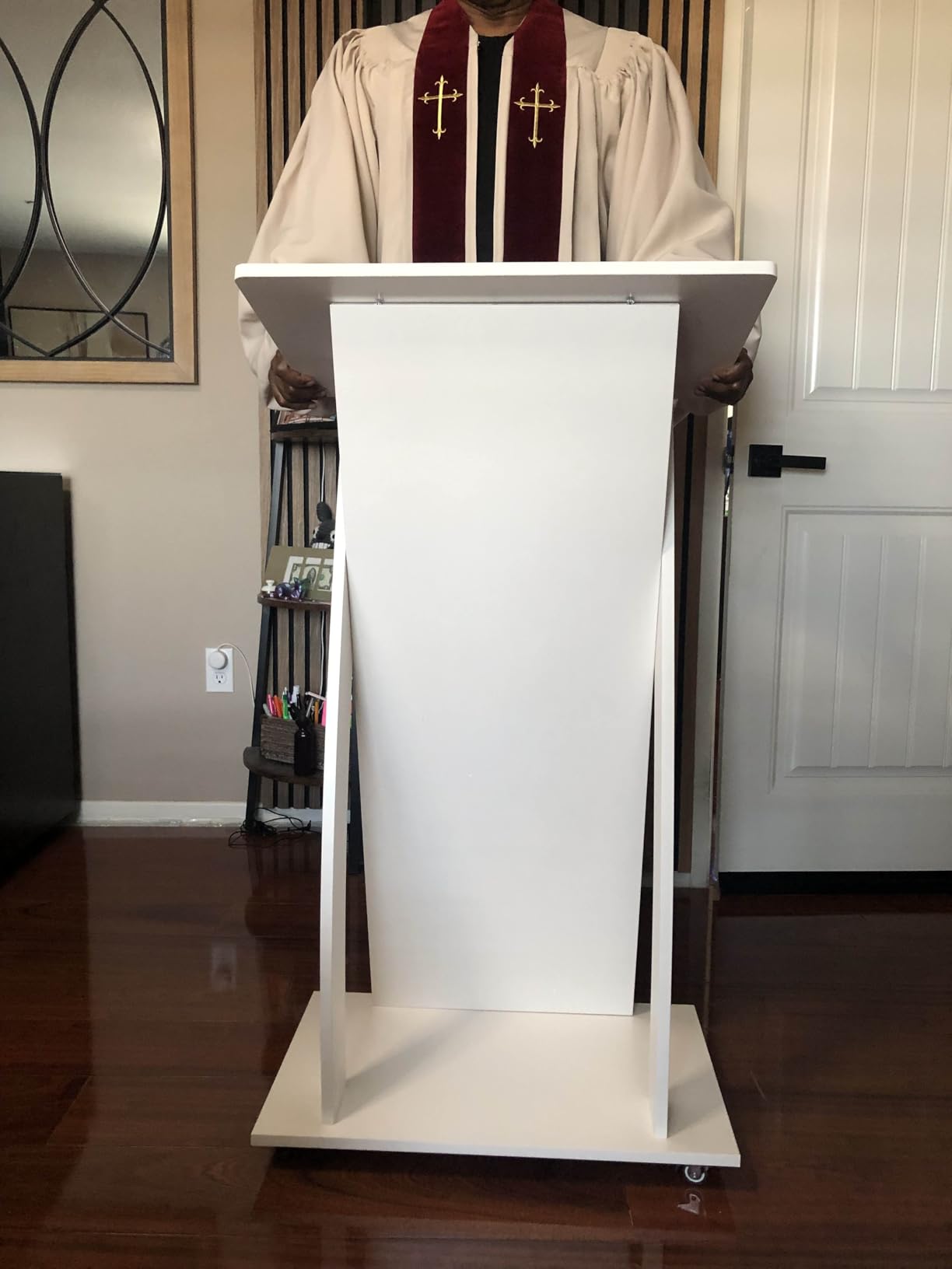 Mobile Wooden Podium Stand with Wheels Lectern Oak Color 16MM Wood Board Elegant Design Wooden Pulpit for Churches Seminars and Schools customer photo 2