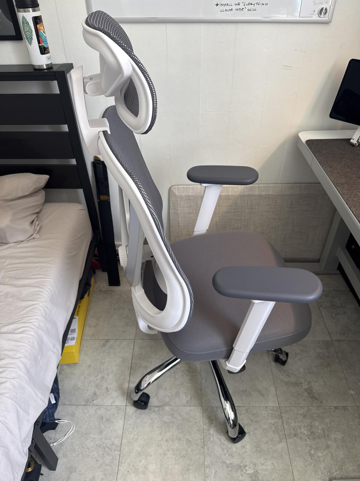 HOLLUDLE Ergonomic Mesh Office Chair - 3D Adjustable Lumbar Support & 3D Armrests, V-Shaped Back, Adjustable Desk Chair for Office & Home, White customer photo 1