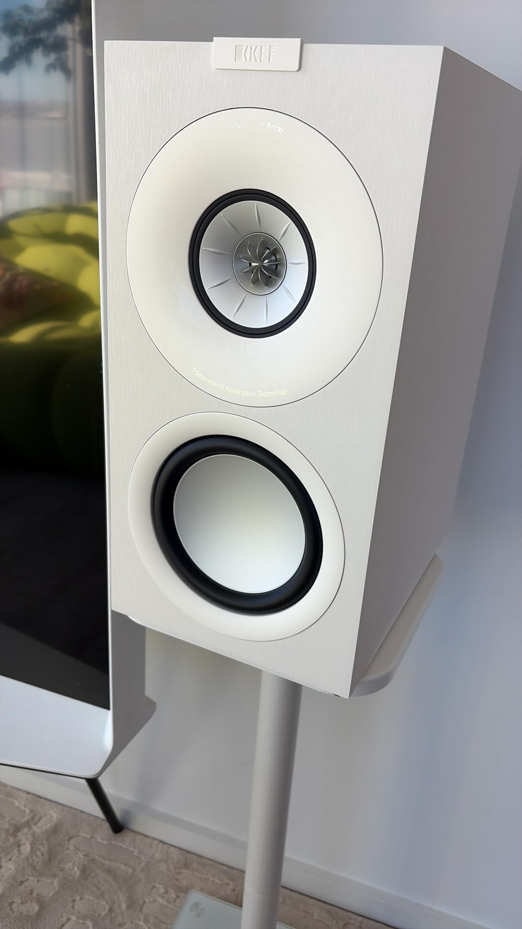 KEF Q Concerto Meta Three-Way Bookshelf Speaker (Black, Pair) customer photo 2