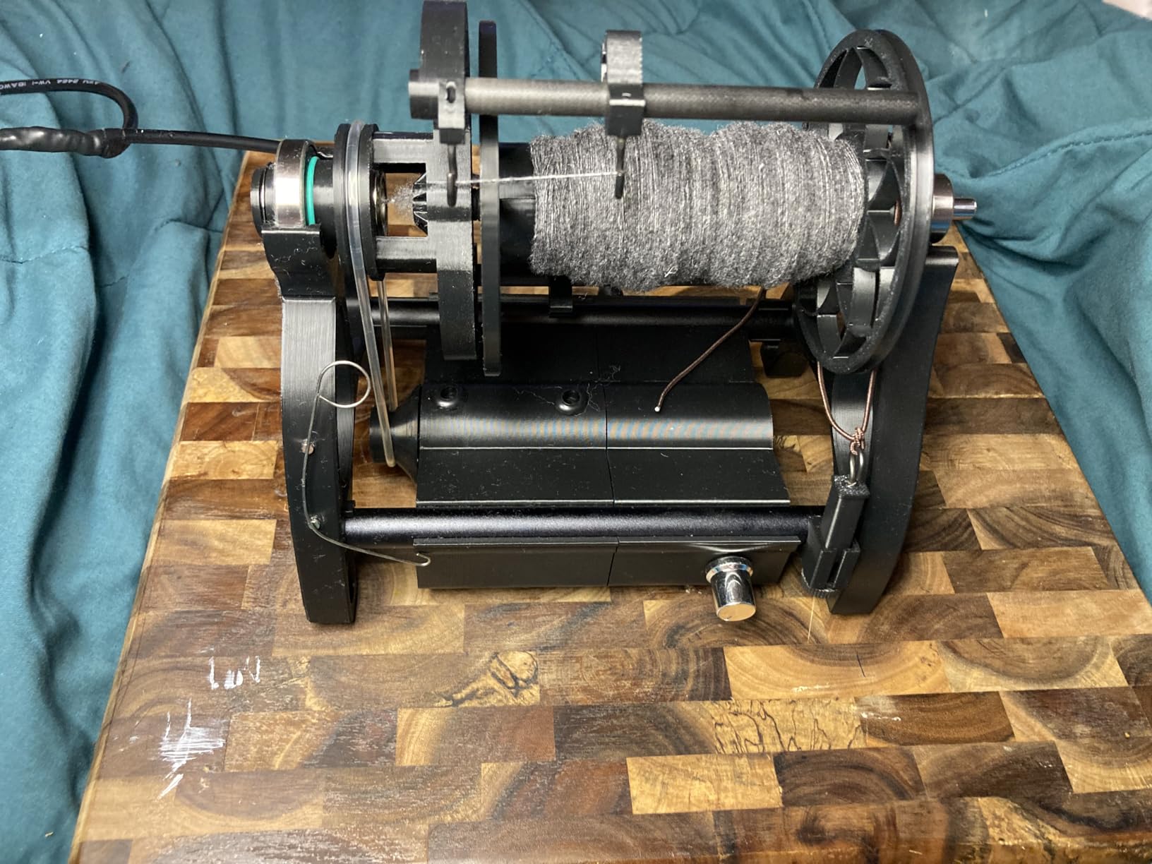 Electric Yarn Spinner Kit with Foot Controller & 3 Bobbins, Small Yarn Winder with Forward & Reverse customer photo 2