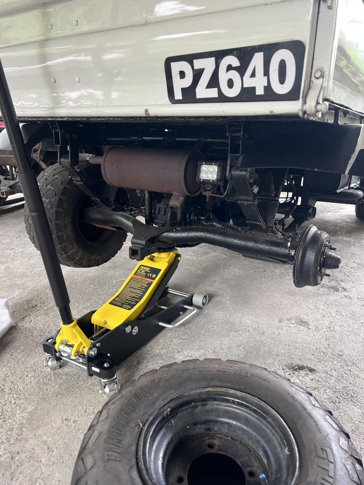 VEVOR Low Profile Floor Jack 2 Ton (4400 lbs), Heavy Duty Aluminum Hydraulic Racing Floor Jack, Hydraulic Car Jack, Dual Piston Quick Lift Pump, 3.2