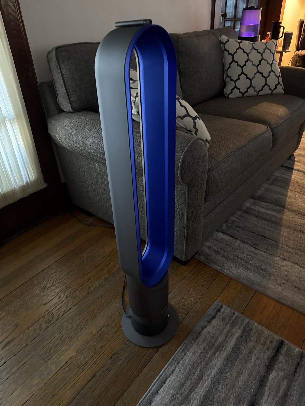 Dyson Cool AM07 Air Multiplier Bladeless Tower Fan, 70° oscillation, 10 levels (Iron/Blue) customer photo 2