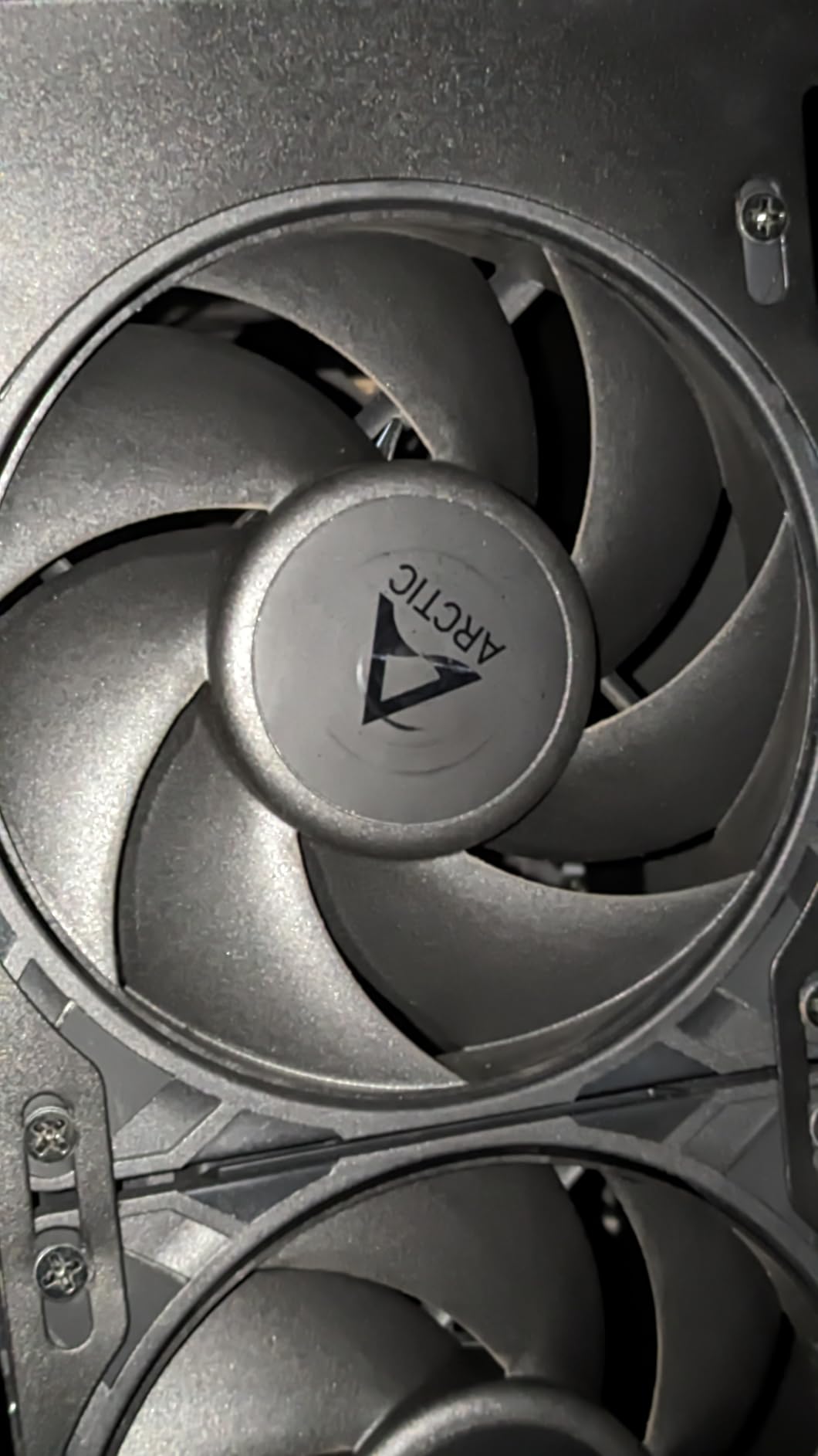 ARCTIC P12 Pro PST - 5 Pack - Powerful Premium Fan, 120 mm PWM Fan with Y-Cable Splitter, 600-3000 RPM, Fluid Dynamic Bearing, 4-Pin - Black customer photo 1