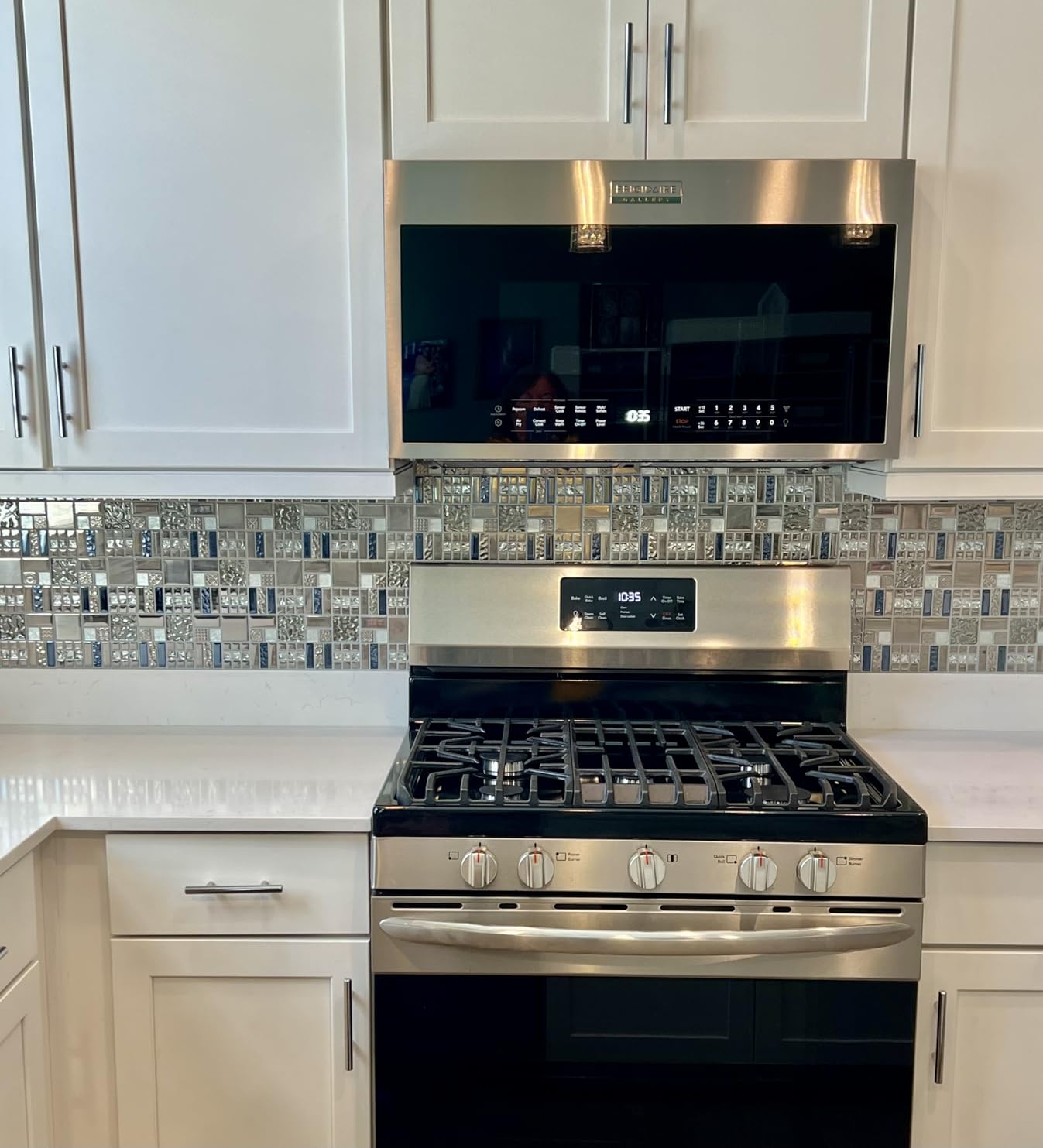White Glass Mosaic Subway Tile for Kitchen Backsplash and Bathroom Wall, 5 Sheets Glossy Glass Tile, 11.9 x 11.7 in, 5 Sq.Ft., Heat and Water Resistant for Shower, Fireplace, Accent Wall customer photo 1