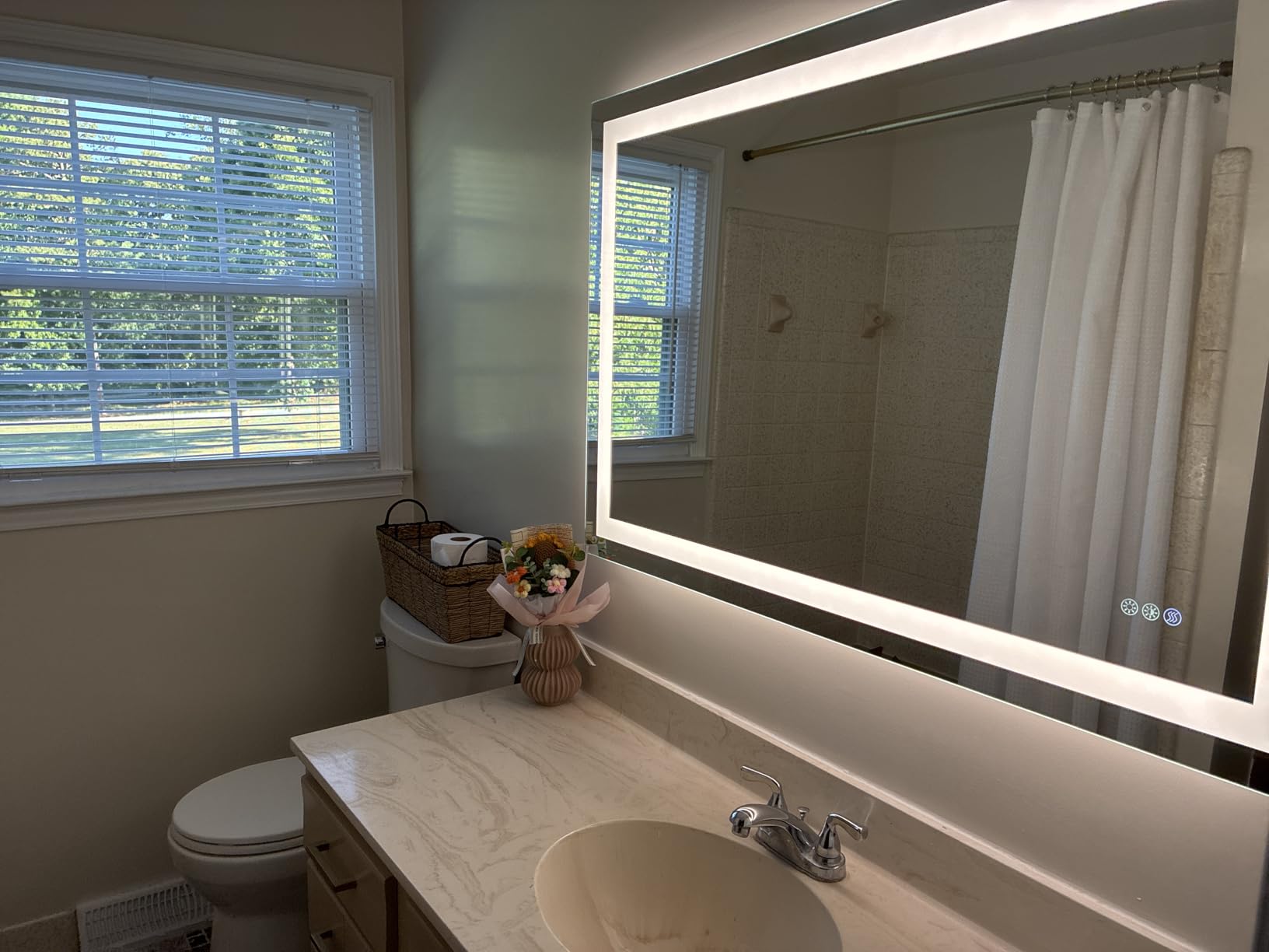 Hivone 40X32 LED Bathroom Mirror with Lights, Anti-Fog, Dimmable, Backlit + Front Lit, Smart Bathroom Vanity Mirror, Memory Function, Shatterproof, Tempered Glass (Horizontal/Vertical) customer photo 2