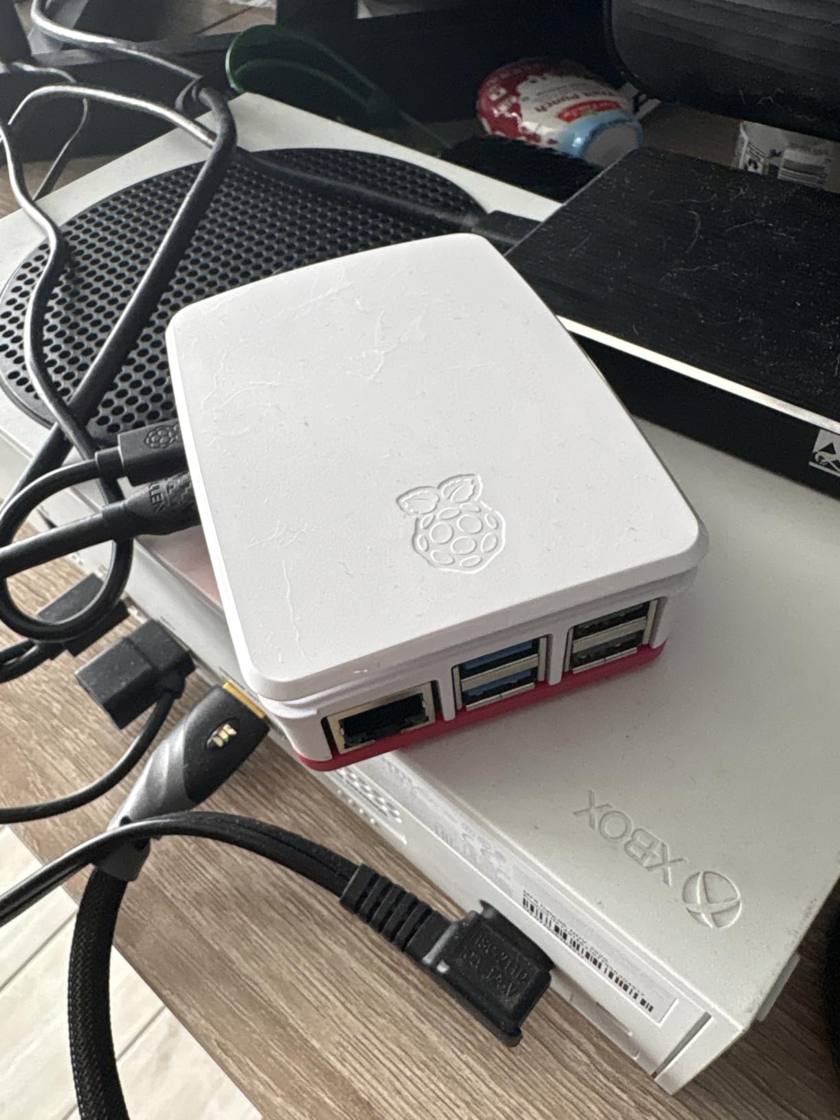 Seeed Studio Raspberry Pi 5 Starter Kit - 8GB RAM, 128GB Micro SD Card pre-Loaded with 64-bit Raspberry Pi OS customer photo 2