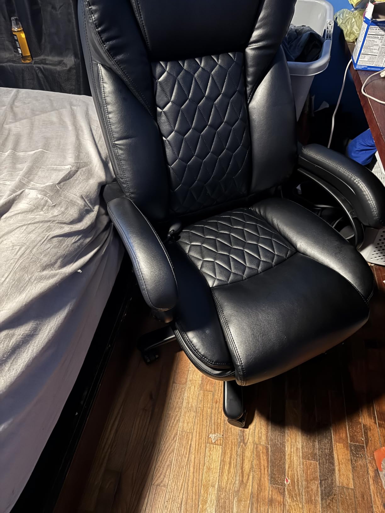 600lbs Big and Tall Office Chair with Pocket Spring Cushion, Ergonomic Heavy Duty Executive Office Desk Chair with Adjustable Lumbar Support, Large Comfy Computer Chair with Dual Rubber Wheel customer photo 1