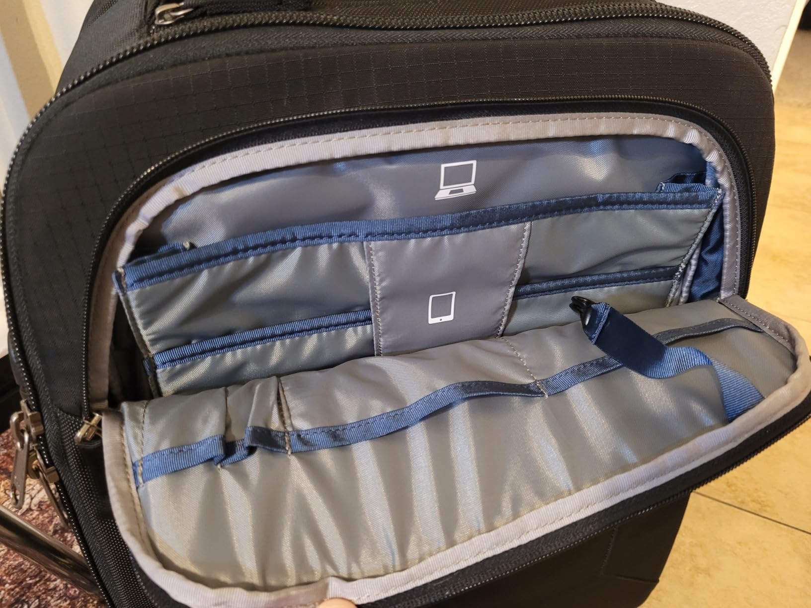 Think Tank Roller Derby V2, 4 Spinner Wheel Rolling Carry-On Case for Camera, Photography and Video Equipment for Travel customer photo 2