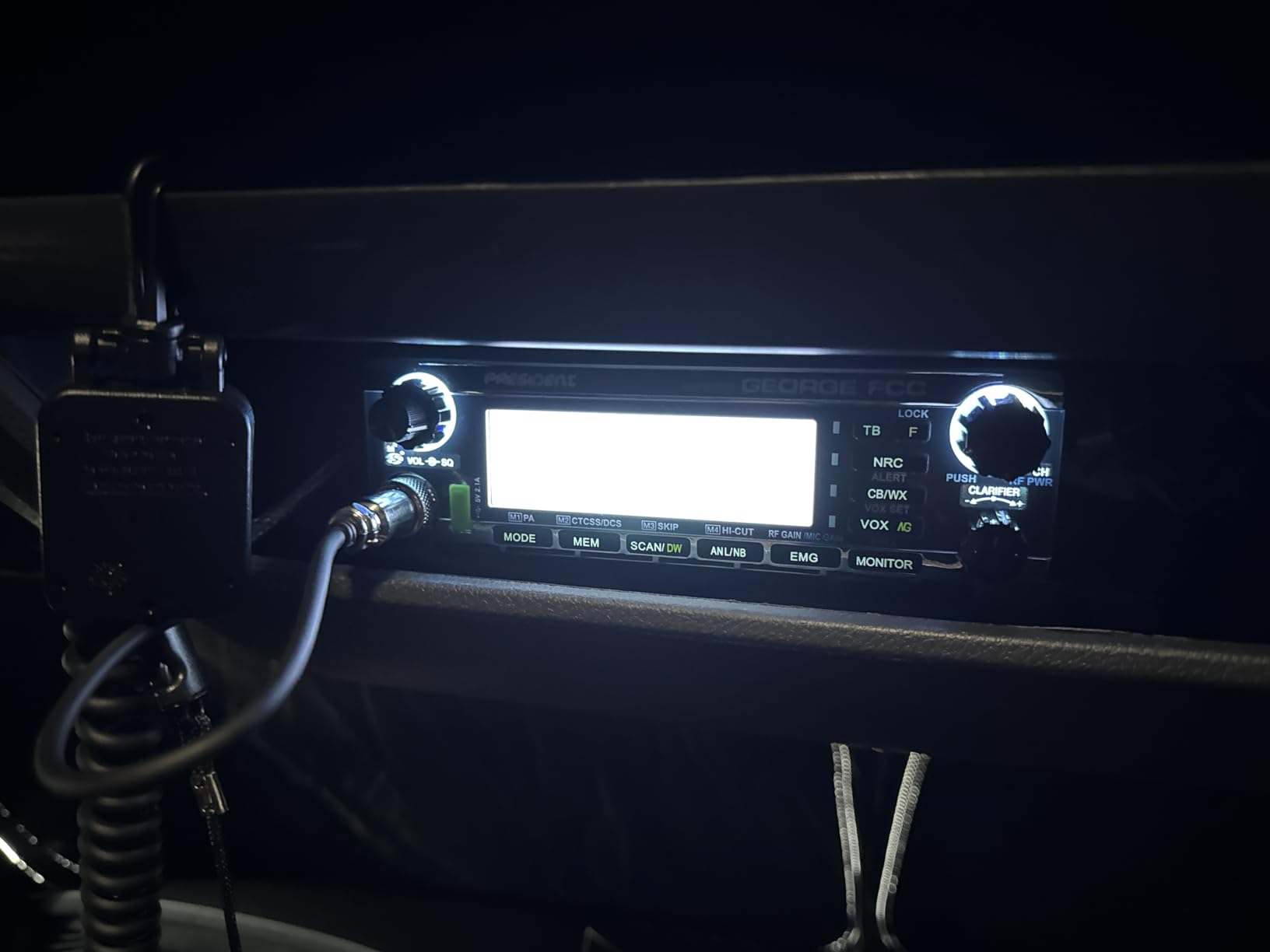 President George FCC AM/FM/SSB CB Radio, CTCSS/DCS, Large 7 Color LCD Display, Weather Channel/Alert, ASC, VOX, Scan Skip, USB Port, NRC, Automatic SWR, PA, SWR and Voltage Protection customer photo 1