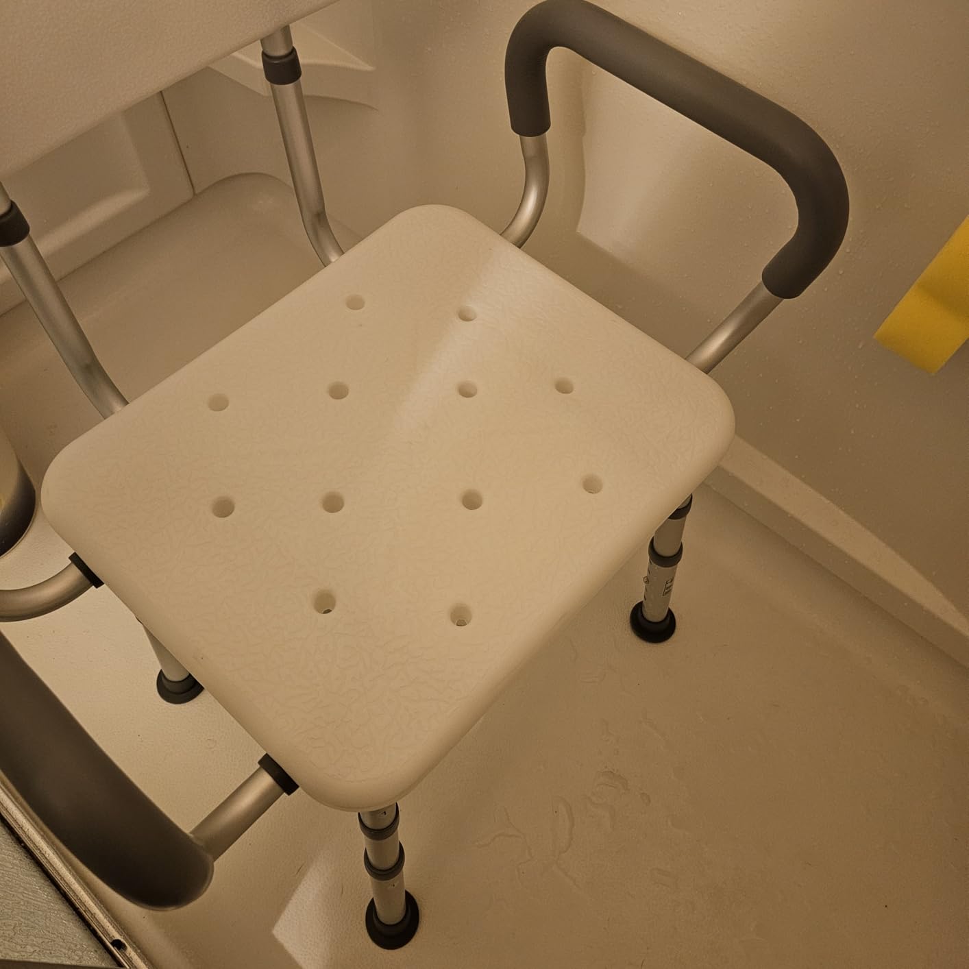 soundfuse Shower Chair for Inside Shower with Arms and Back, Aluminum Frame, 400 Lbs Heavy Duty Bath Seat, Tool-Free Assembly customer photo 1