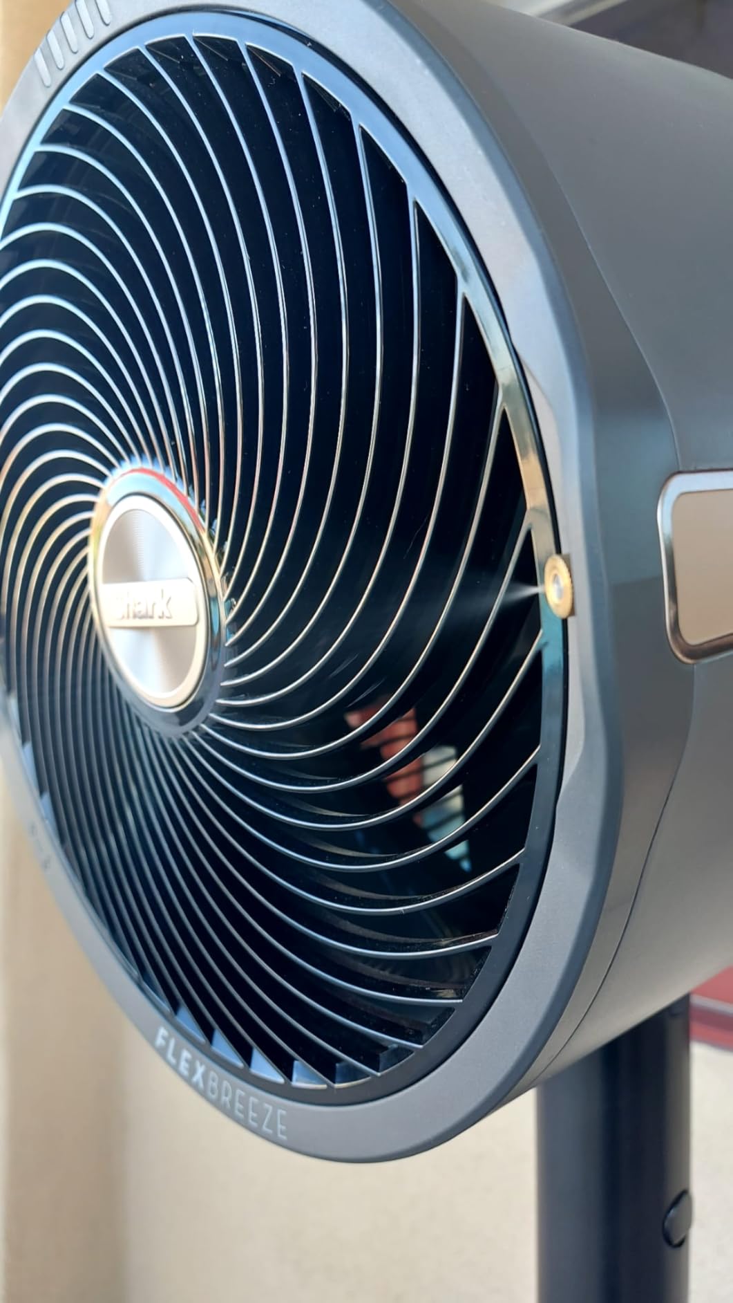 Shark FlexBreeze Pro Mist 2-in-1 Fan with Integrated Mist, Charcoal, FA302 | Corded/Cordless, Pedestal to Tabletop, up to 24-Hr Battery, up to 70 Ft of Power, 5 Speeds, with Integrated Misting Tank customer photo 2