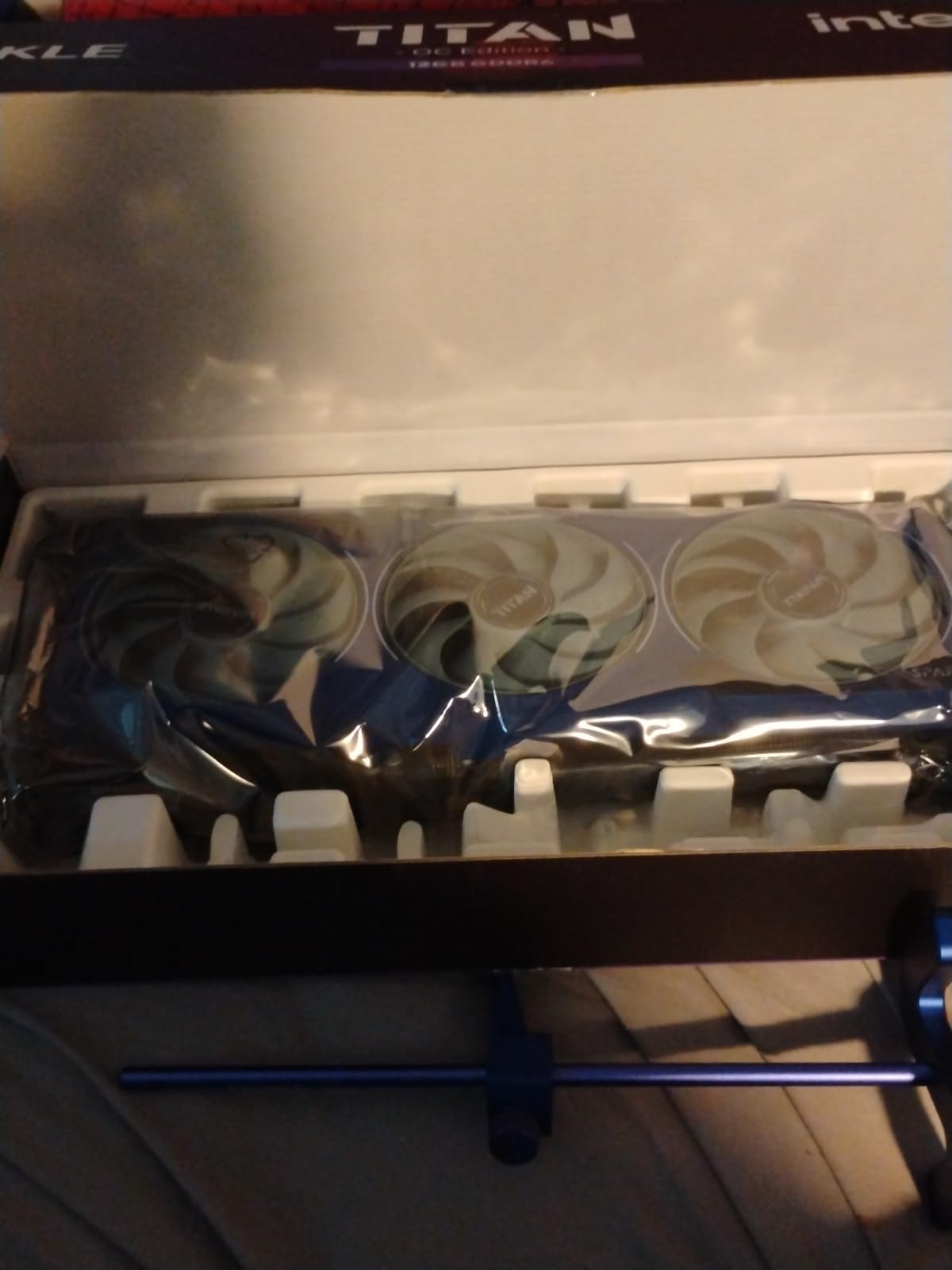 Sparkle Intel Arc B580 Titan OC, 12GB GDDR6, Torn Cooling 2.0, Axial Fan, Breathing Light, Metal Backplate, SB580T-12GOC customer photo 2