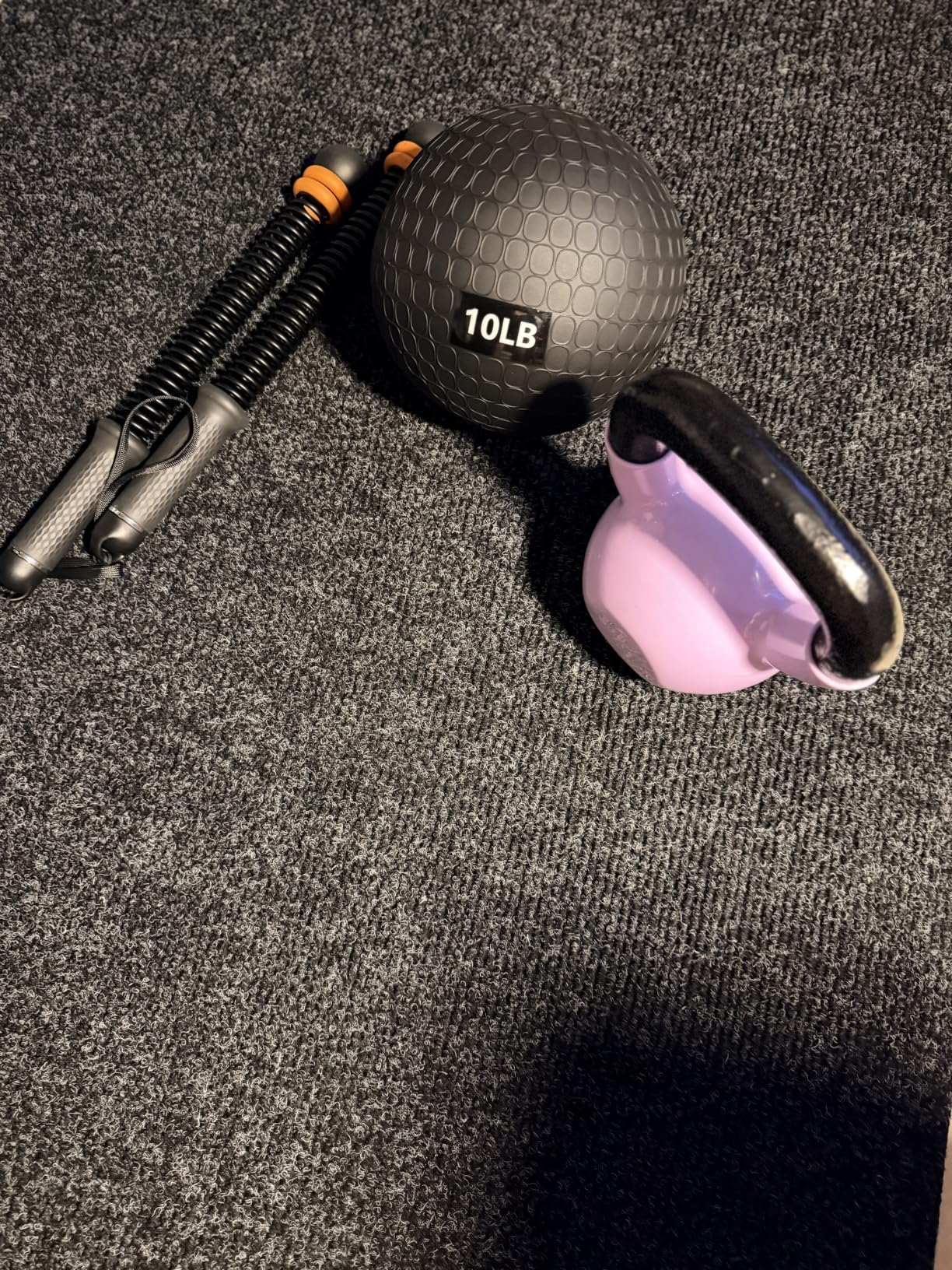 Amazon Basics Slam Medicine Balls for Exercise customer photo 2