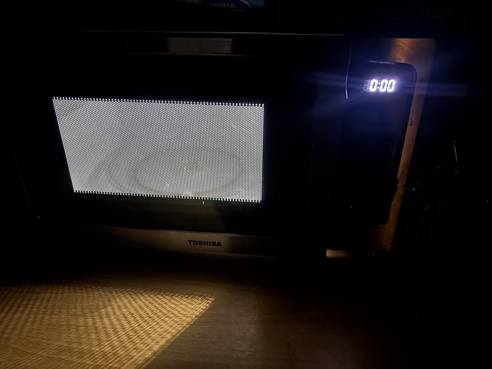 TOSHIBA Microwave Oven, 0.9 Cu.Ft, 900W, Stainless Steel | 6 Auto Menus, 11 Power Levels, Mute Function, Child Lock, LED Lighting, for Apartments & Dorms customer photo 1