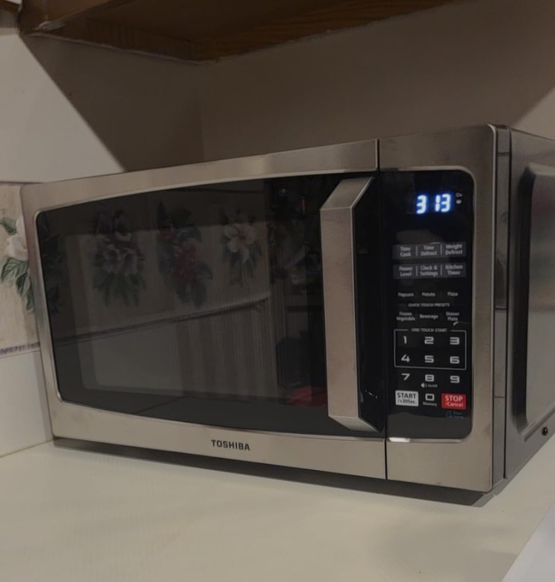 TOSHIBA Microwave Oven, 0.9 Cu.Ft, 900W, Stainless Steel | 6 Auto Menus, 11 Power Levels, Mute Function, Child Lock, LED Lighting, for Apartments & Dorms customer photo 2