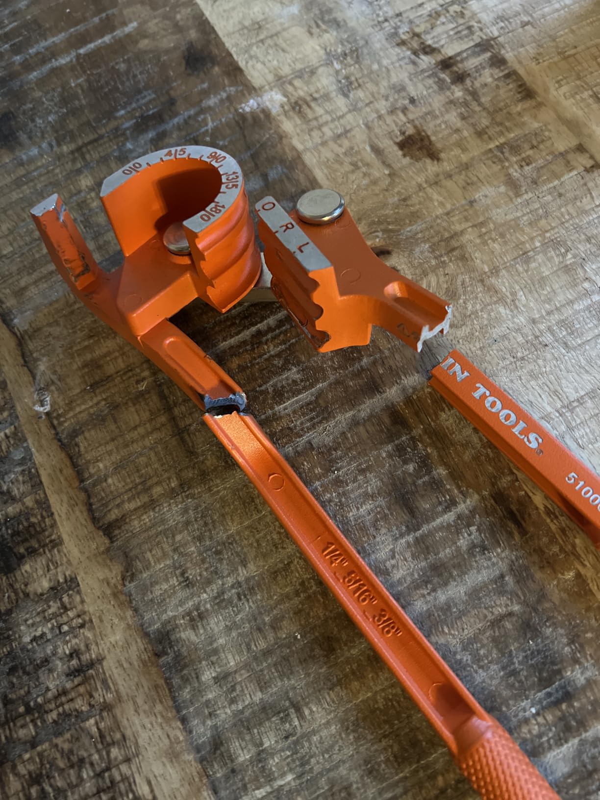 Klein Tools 51006 3-in-1 Tube Bender, 1/4, 5/16, and 3/8-Inch O.D. Tubing, Bends Soft Copper, Aluminum up to 180 Degrees customer photo 1