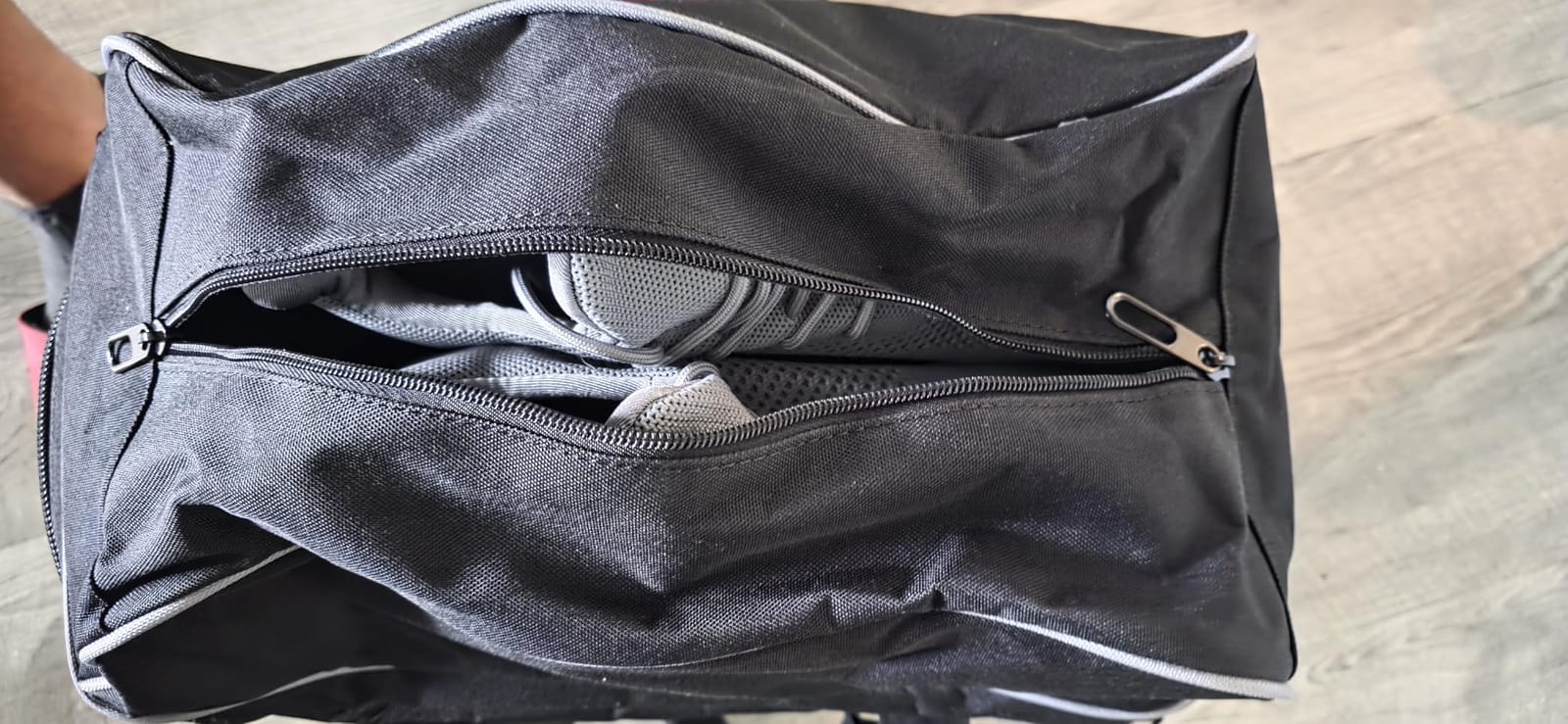2 Bowling ball Bag with Wheels, Lightweight Trolley Double Ball Bowling bag with Large Separate Shoe Compartment and Oversized Accessory Pocket, Retractable Handle Extends To 39.5