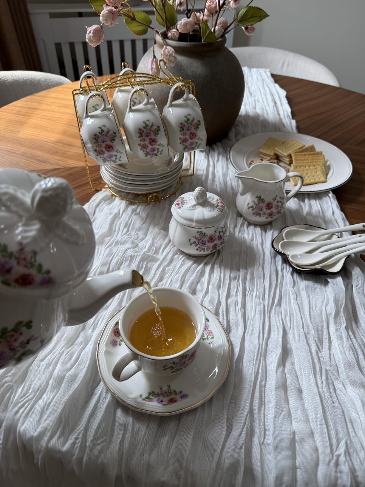 Sweejar Porcelain Tea Set Vintage Floral, British Relief Gold Rim Teapot Cup and Saucer Sets, 22-Piece Tea Sets for Adults, with Teapot, Sugar Bowl, Milk Jug, Spoons, Cup and Saucer (Small Flower) customer photo 1