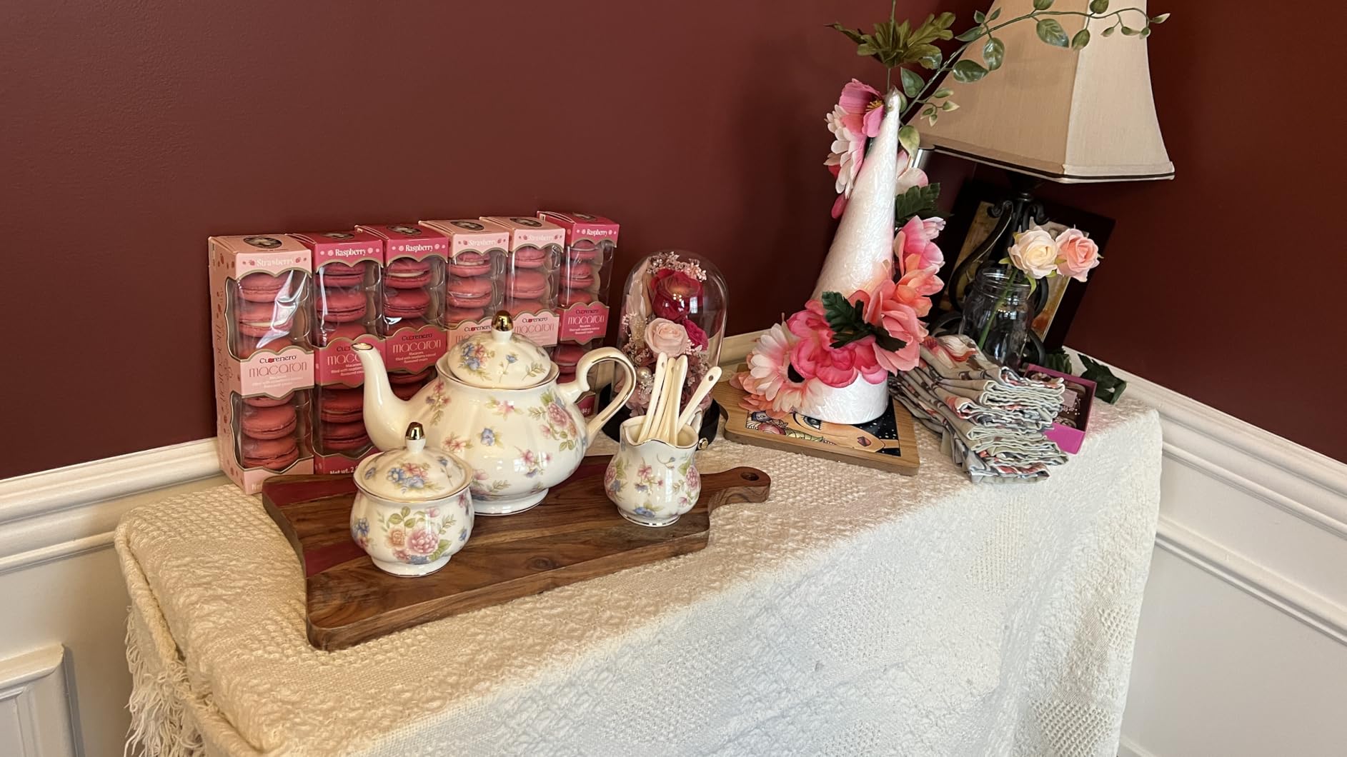 Sweejar Porcelain Tea Set Vintage Floral, British Relief Gold Rim Teapot Cup and Saucer Sets, 22-Piece Tea Sets for Adults, with Teapot, Sugar Bowl, Milk Jug, Spoons, Cup and Saucer (Small Flower) customer photo 2
