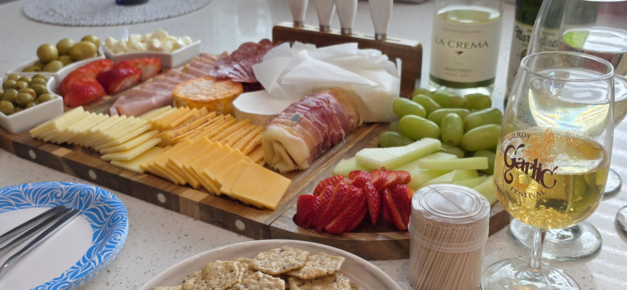 Elite Snacker Large Charcuterie Board Set, Acacia Wood, Premium Finish | Magnetic 3-Piece Acacia Wood Design, Reshapes Circle Square Heart, Expands 13 to 26 In, 4 Knives, 3 Dishes, No Oiling Needed customer photo 2
