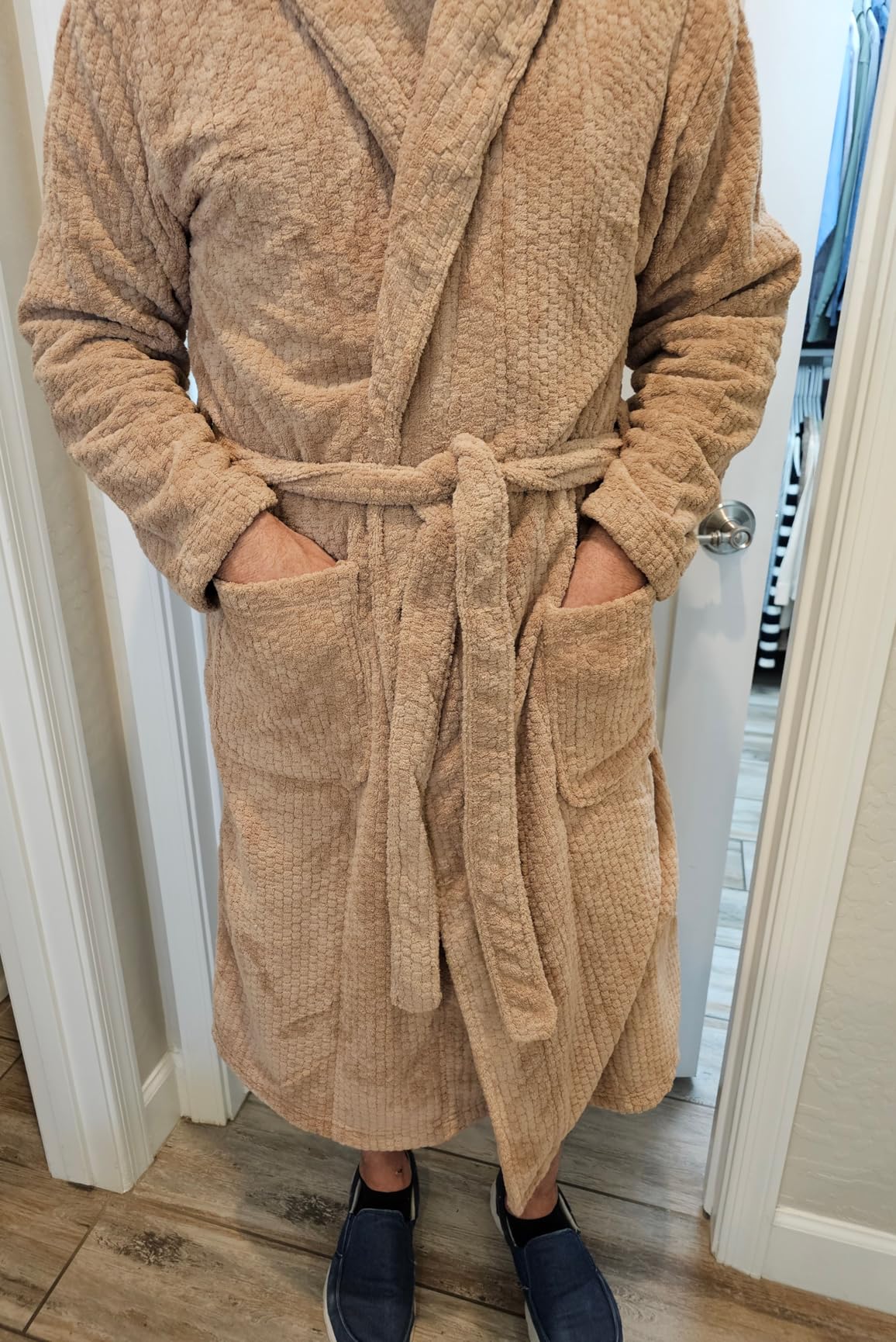 PJGGZ Men's Shawl Collar Bathrobe, Soft Long Towel Robe for Men - Super Absorbent Quick Dry yet Warm customer photo 2