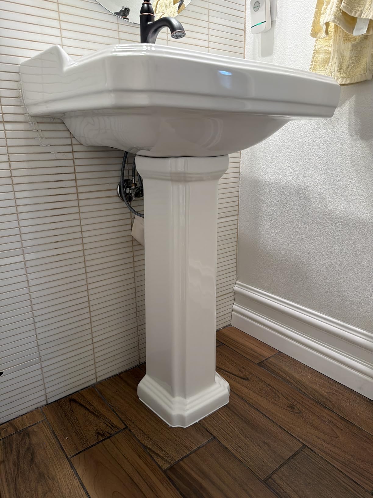 Bathroom Pedestal Sink, 20'' Pedestals Sinks With Overflow and Single Pre-Drilled Hole, White Ceramic Pedestal Sink for Bathroom customer photo 1