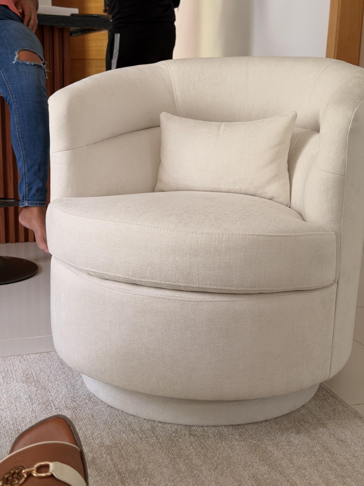 CANMOV Swivel Accent Chair, 360 Degree Round Swivel Barrel Chair with Pillow, Upholstered Comfy Barrel Armchair Single Club Sofa Chair for Living Room,Bedroom, Reading Room, Dark Grey customer photo 2